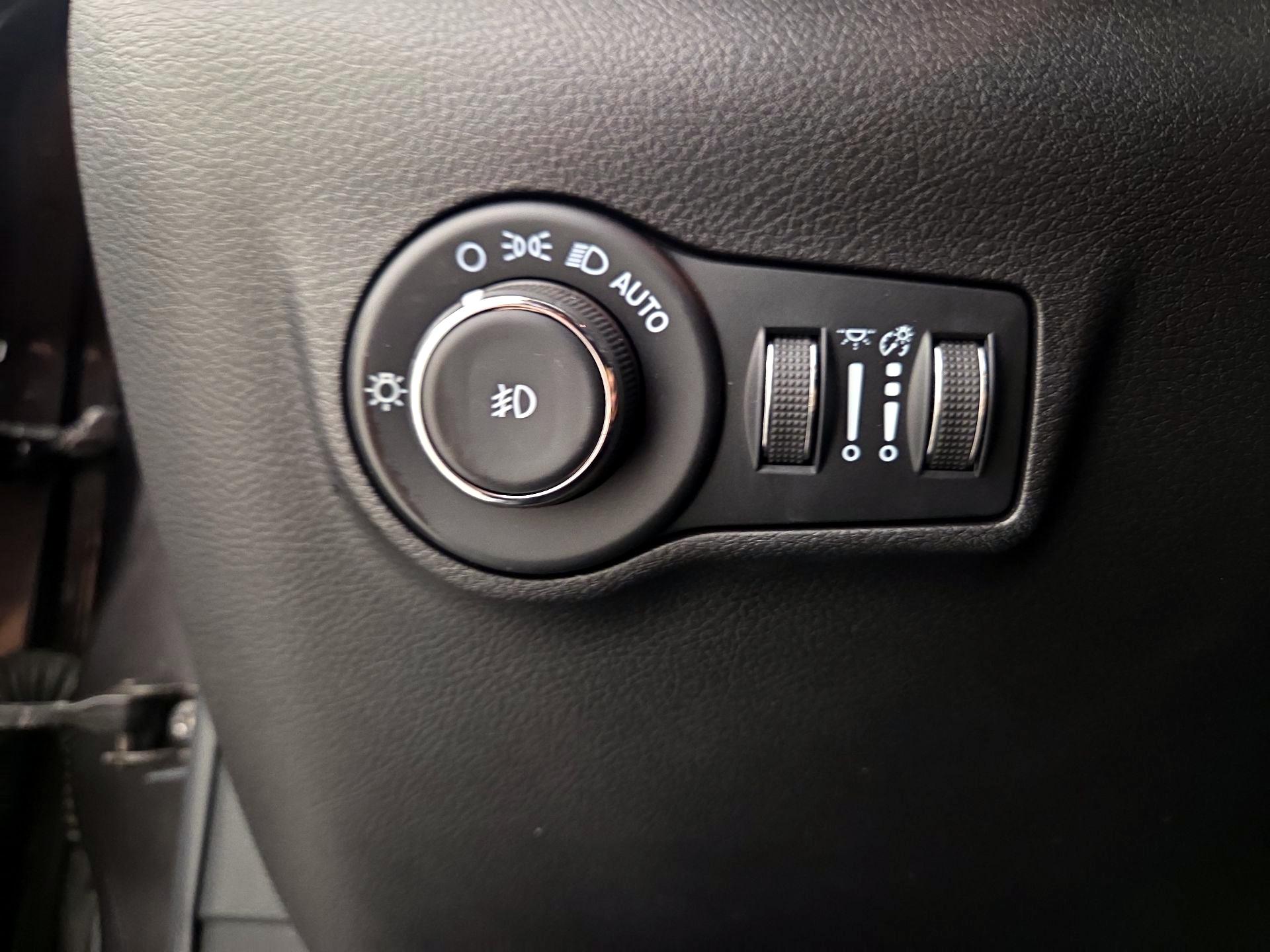 Thumbnail: 2022 Jeep Compass - 13