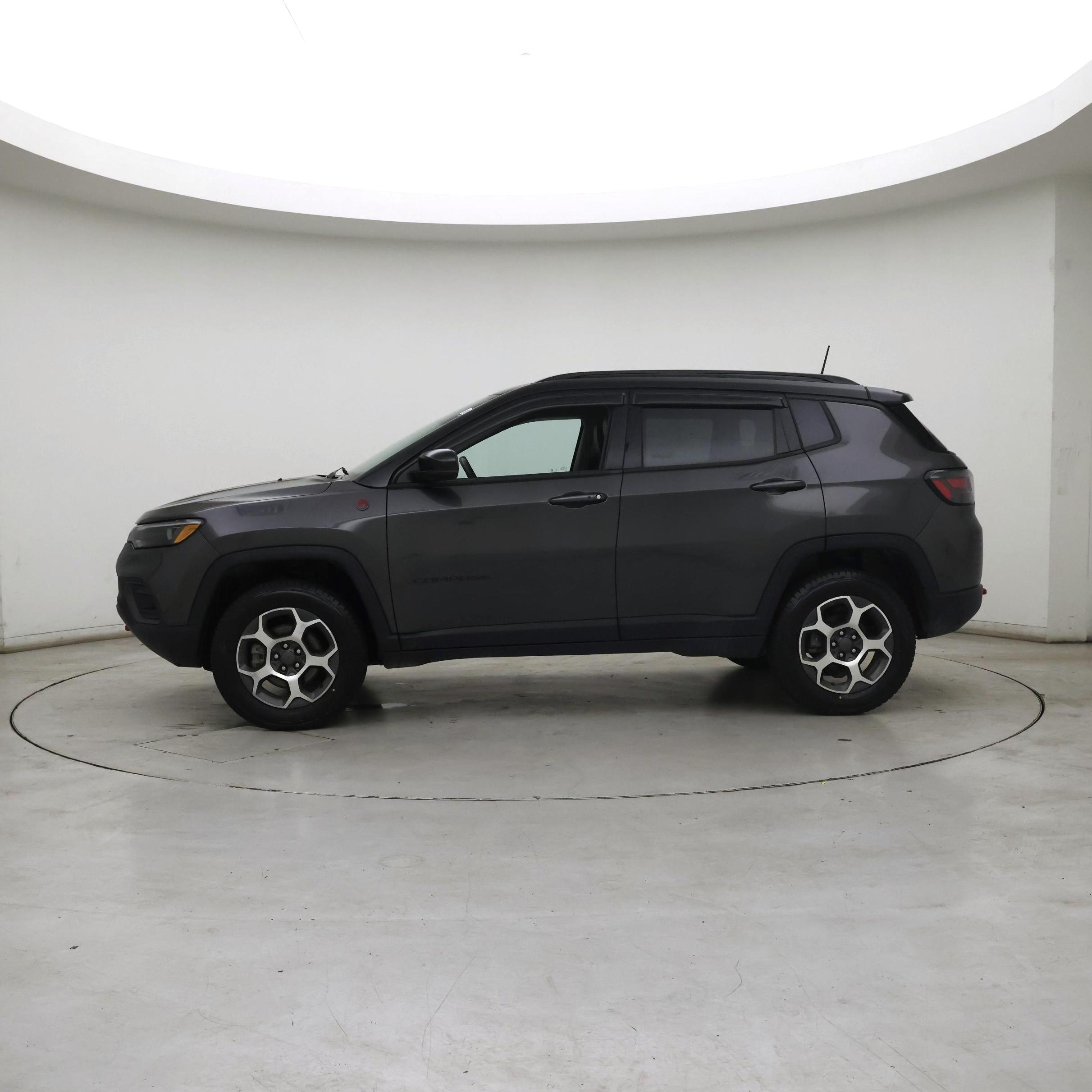 Thumbnail: 2022 Jeep Compass - 3