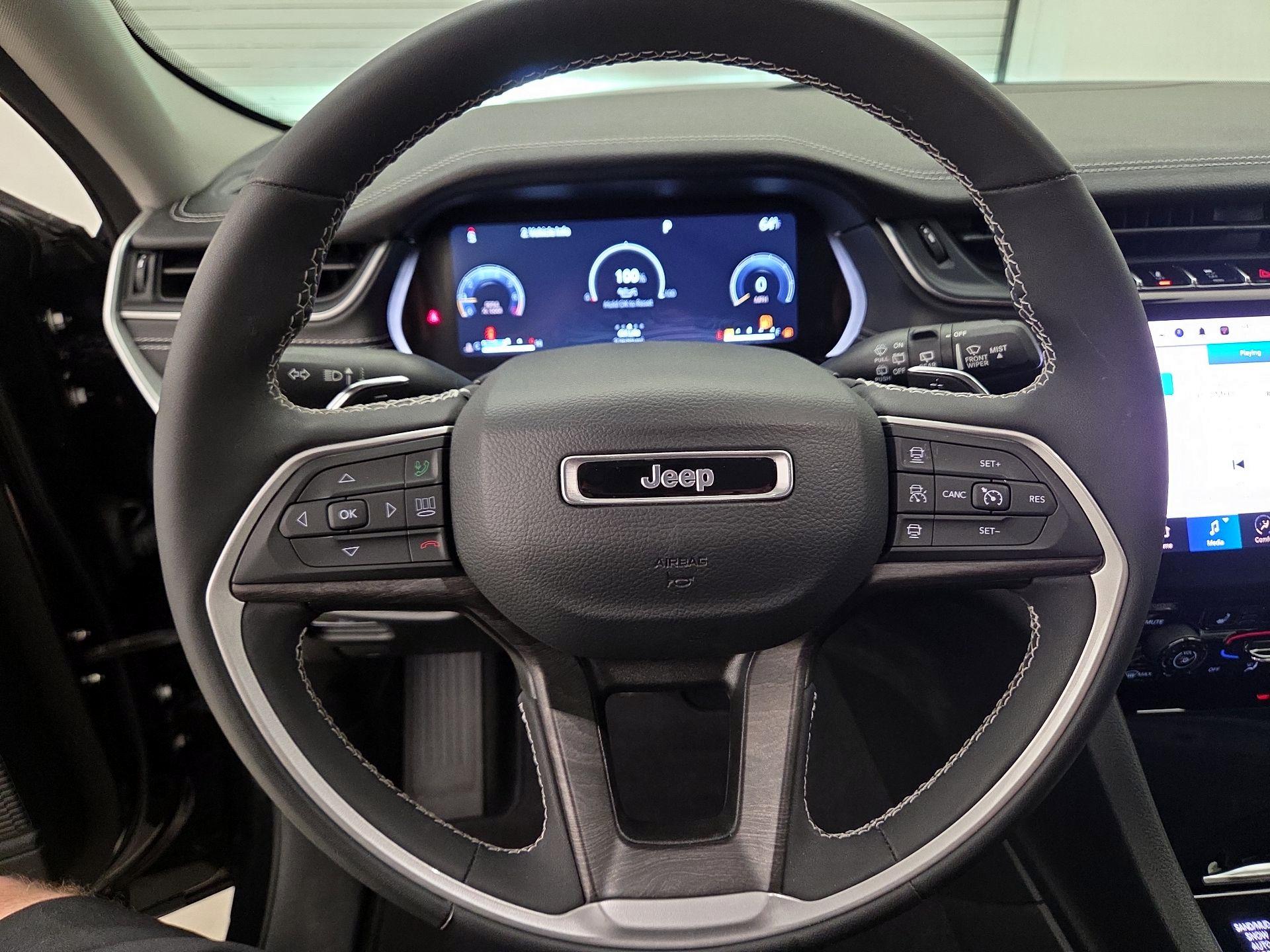 Thumbnail: 2023 Jeep Grand Cherokee - 10