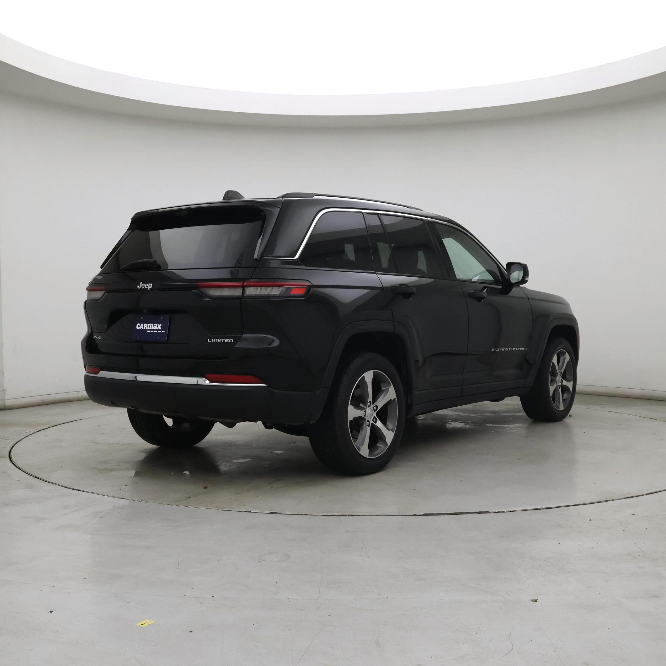 Thumbnail: 2023 Jeep Grand Cherokee - 8