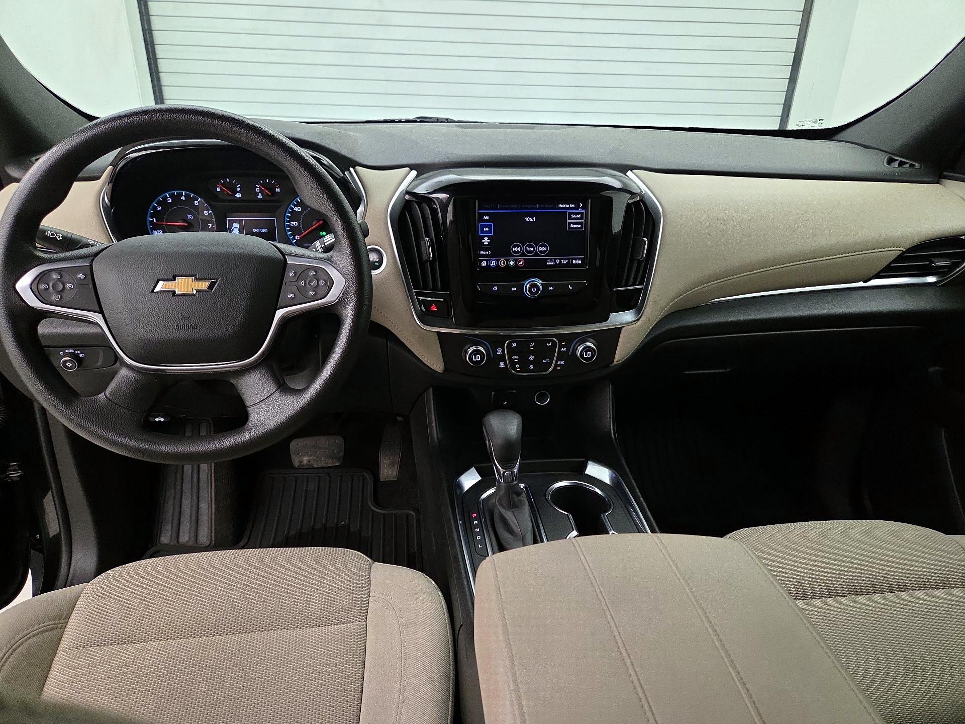 Thumbnail: 2023 Chevrolet Traverse - 9