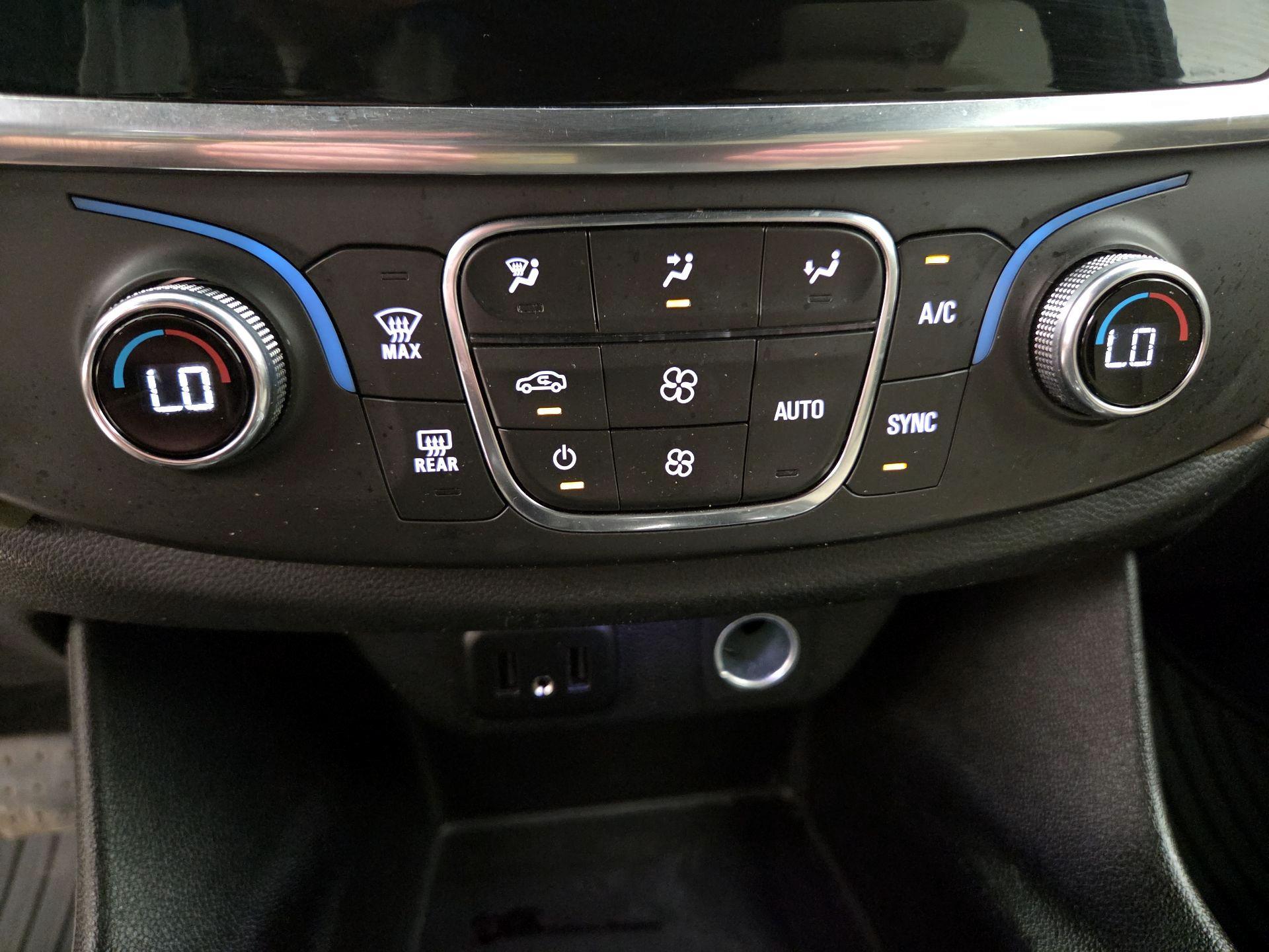 Thumbnail: 2023 Chevrolet Traverse - 15