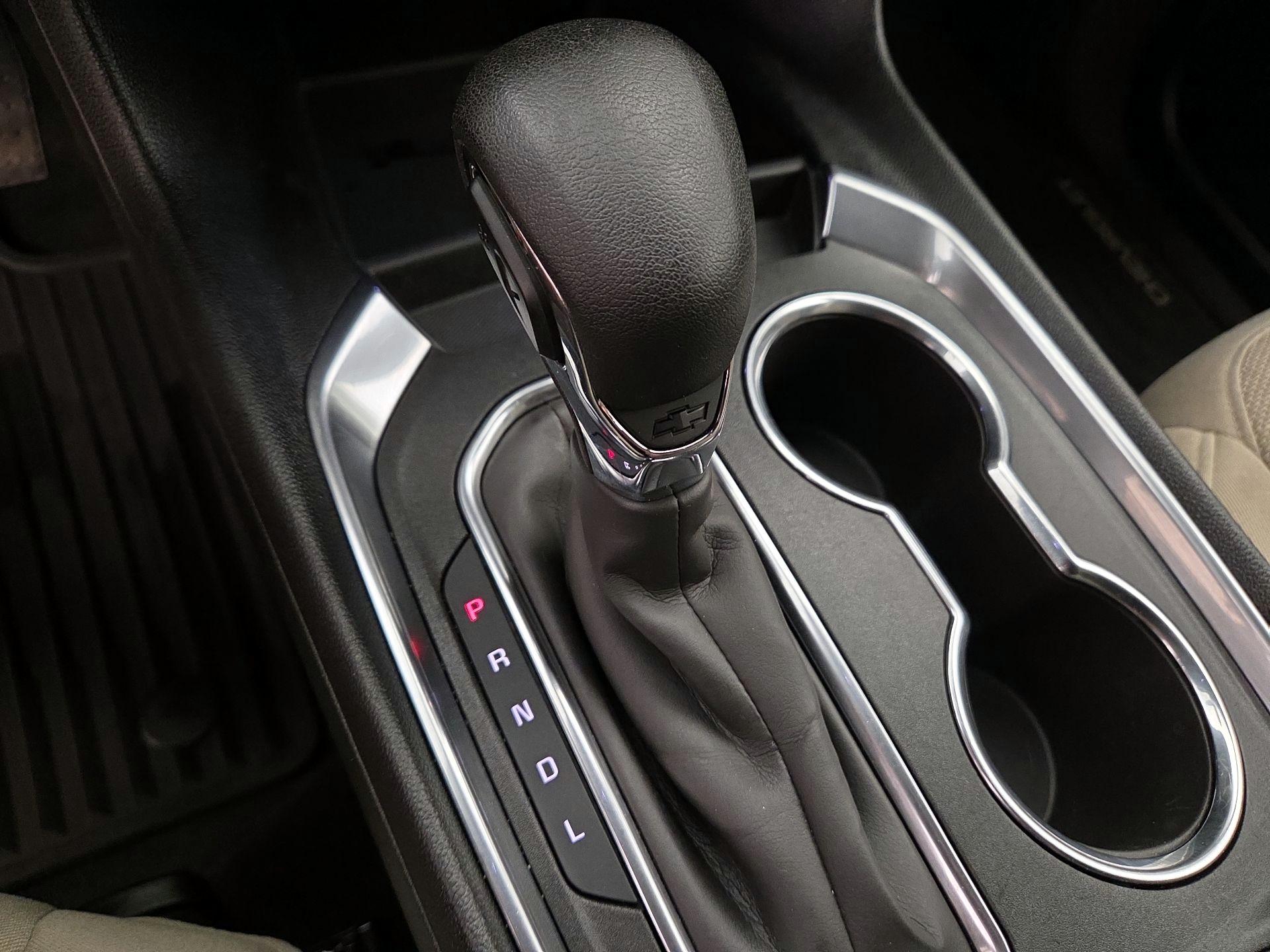 Thumbnail: 2023 Chevrolet Traverse - 16