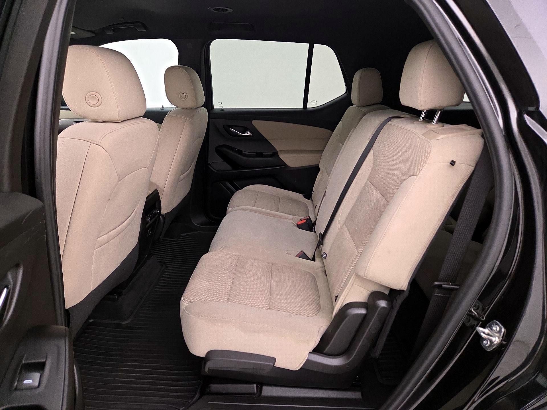 Thumbnail: 2023 Chevrolet Traverse - 18