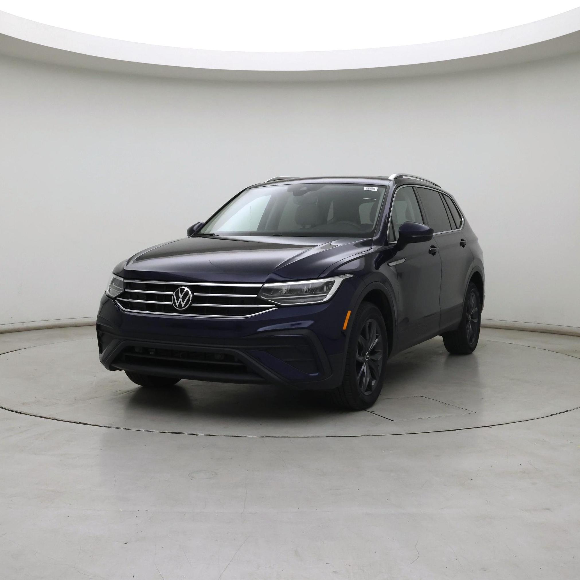 Thumbnail: 2023 Volkswagen Tiguan - 4