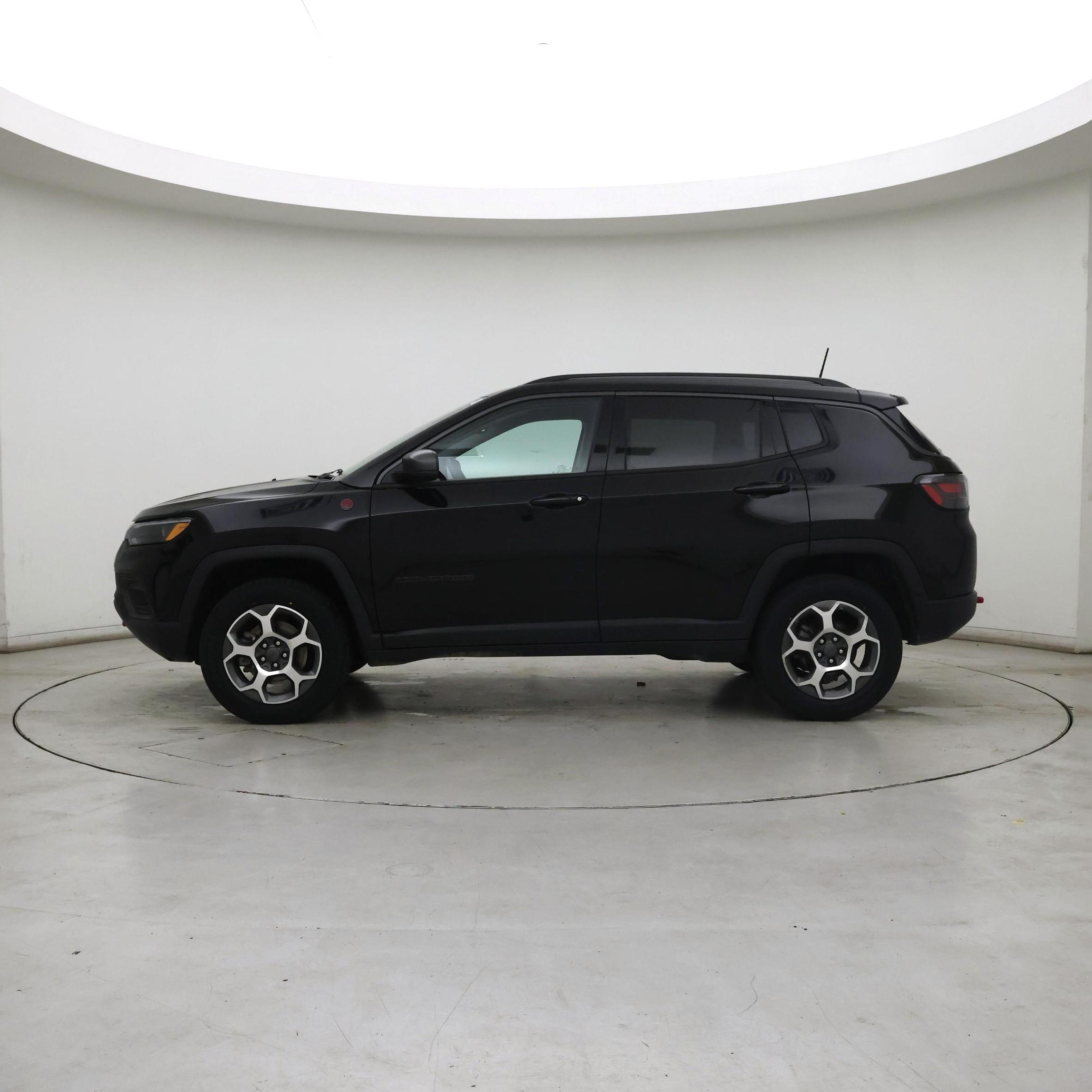 Thumbnail: 2022 Jeep Compass - 3
