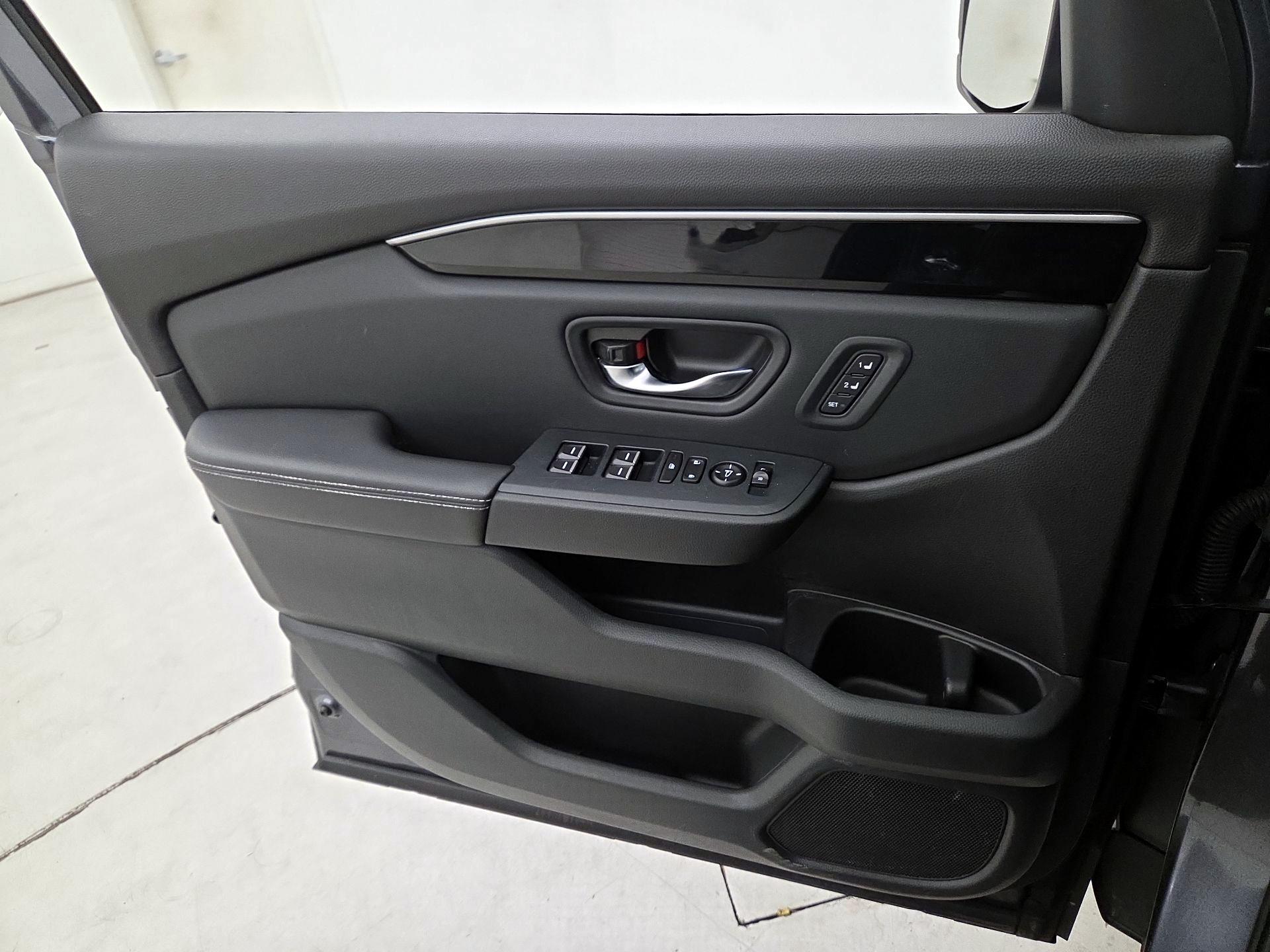 Thumbnail: 2023 Honda Pilot - 12