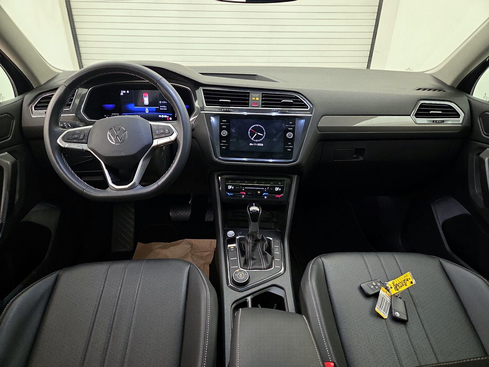 Thumbnail: 2023 Volkswagen Tiguan - 9