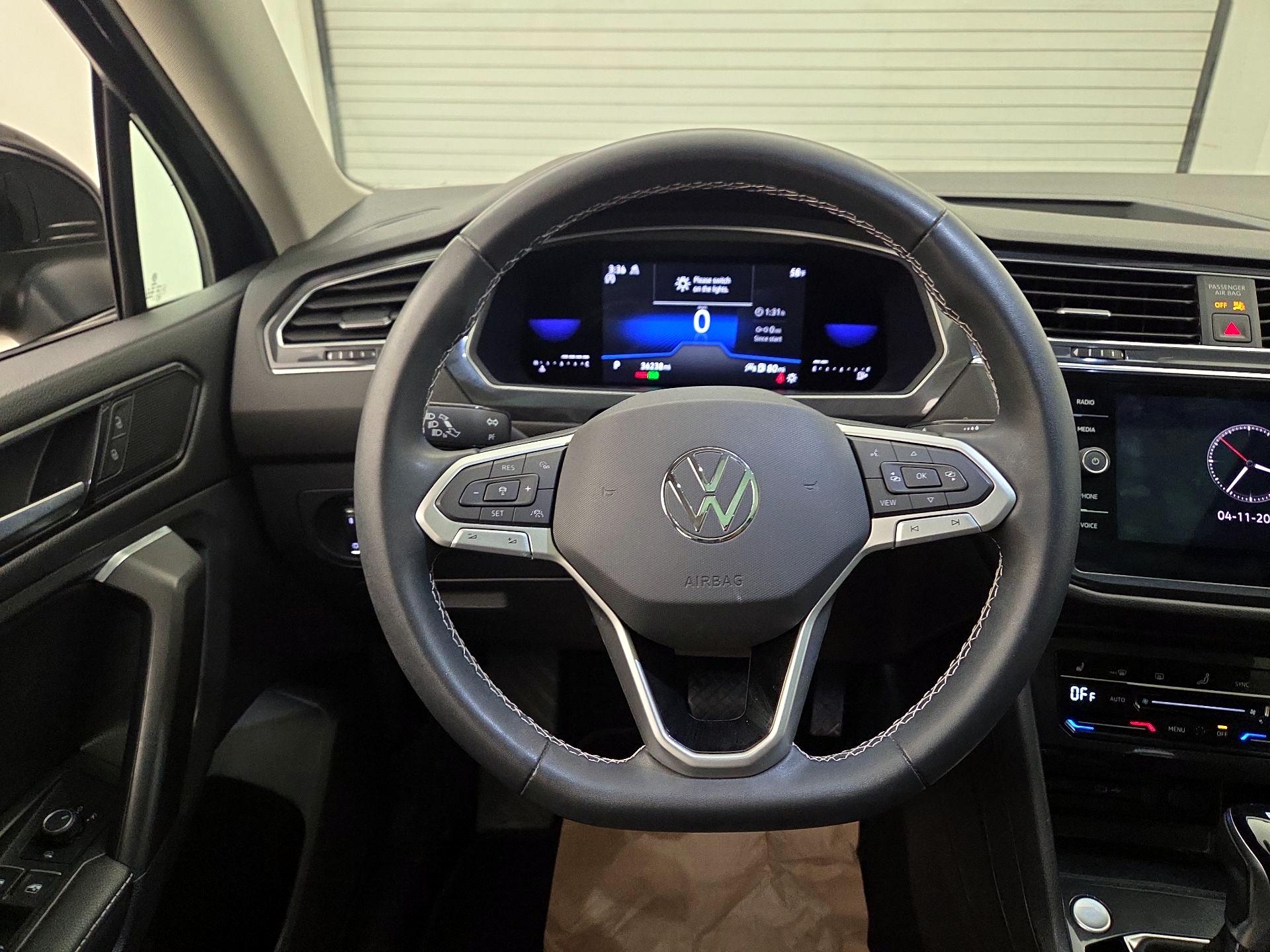 Thumbnail: 2023 Volkswagen Tiguan - 10