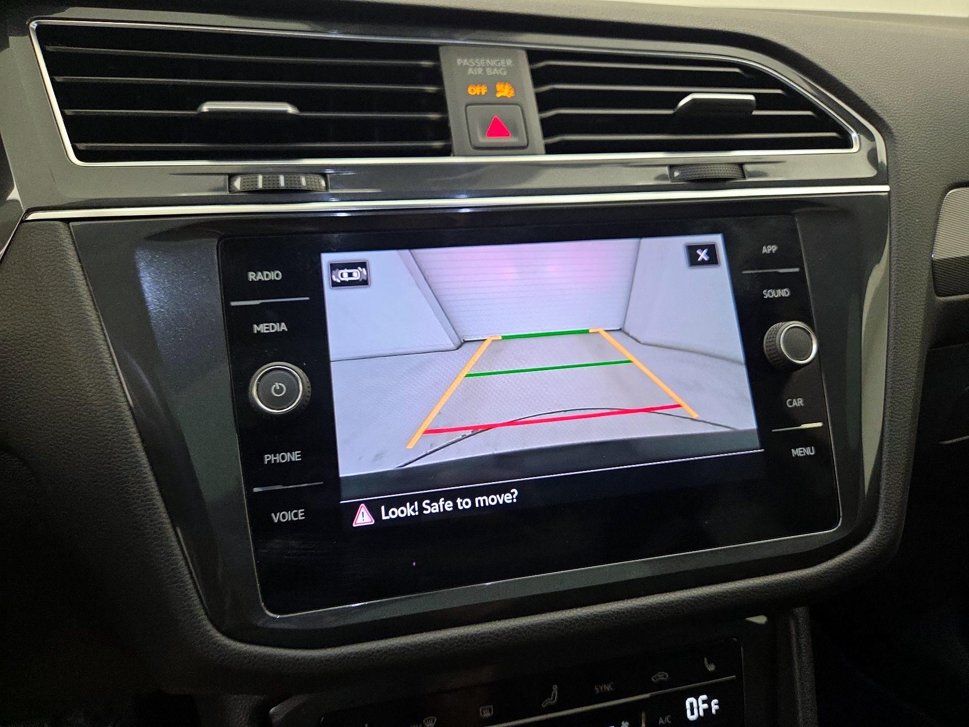 Thumbnail: 2023 Volkswagen Tiguan - 14