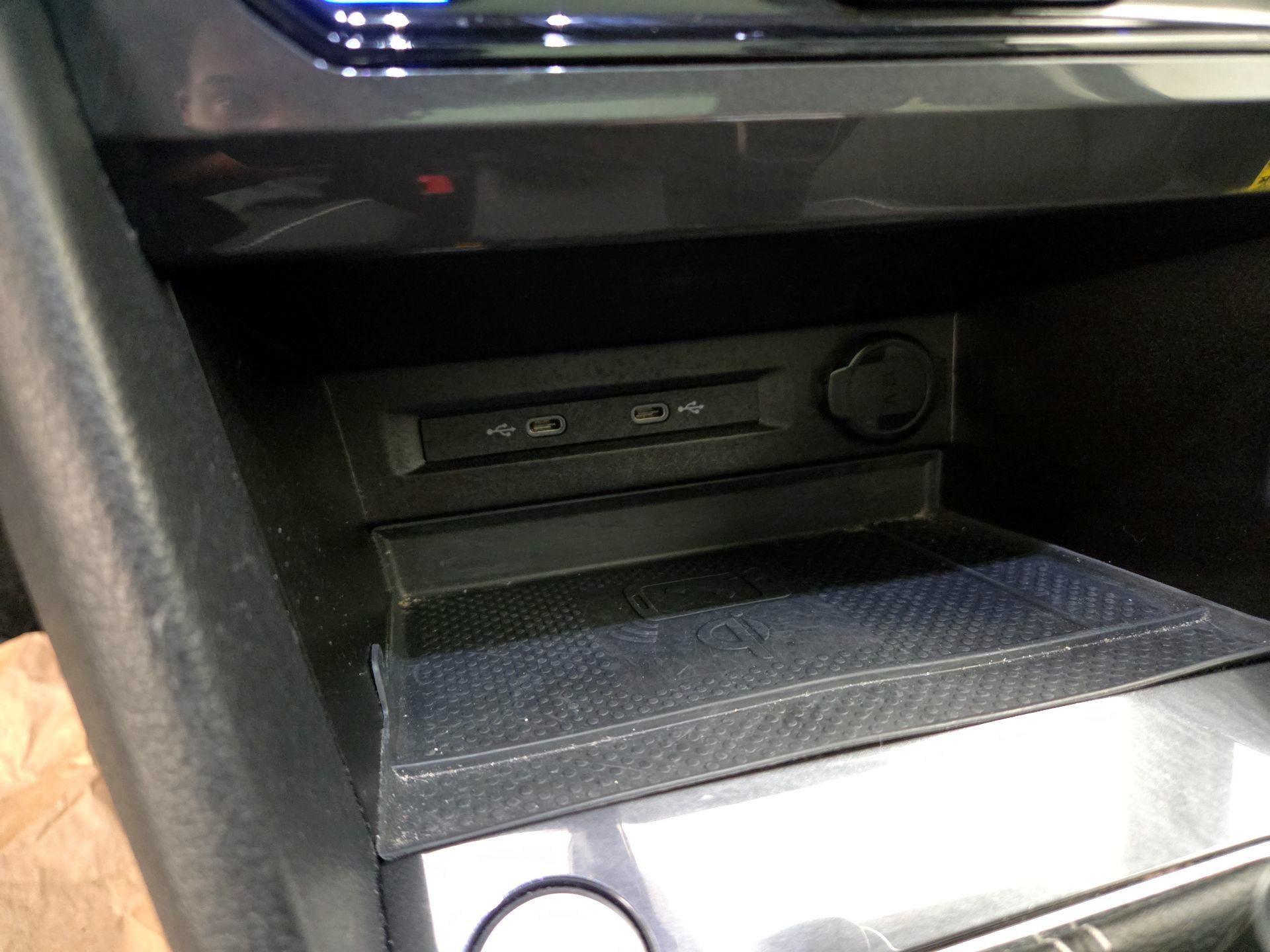 Thumbnail: 2023 Volkswagen Tiguan - 18