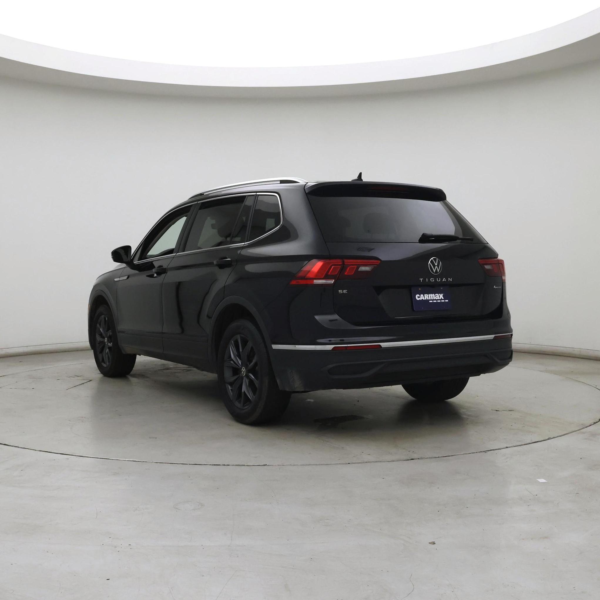 Thumbnail: 2023 Volkswagen Tiguan - 2