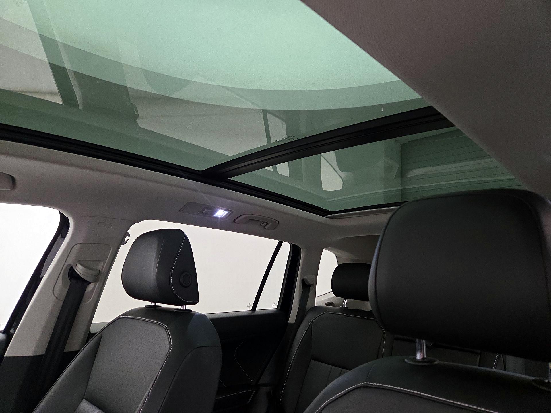 Thumbnail: 2023 Volkswagen Tiguan - 19