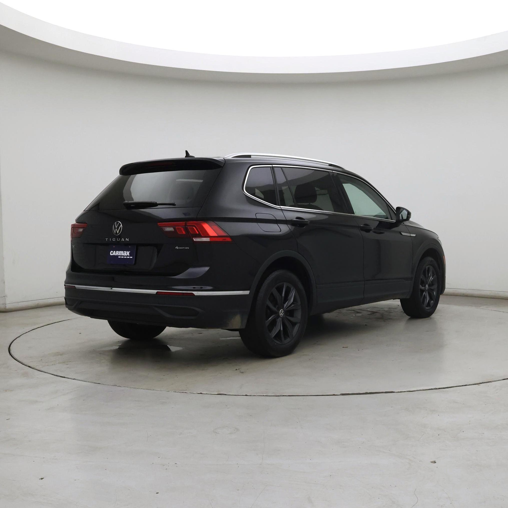 Thumbnail: 2023 Volkswagen Tiguan - 8