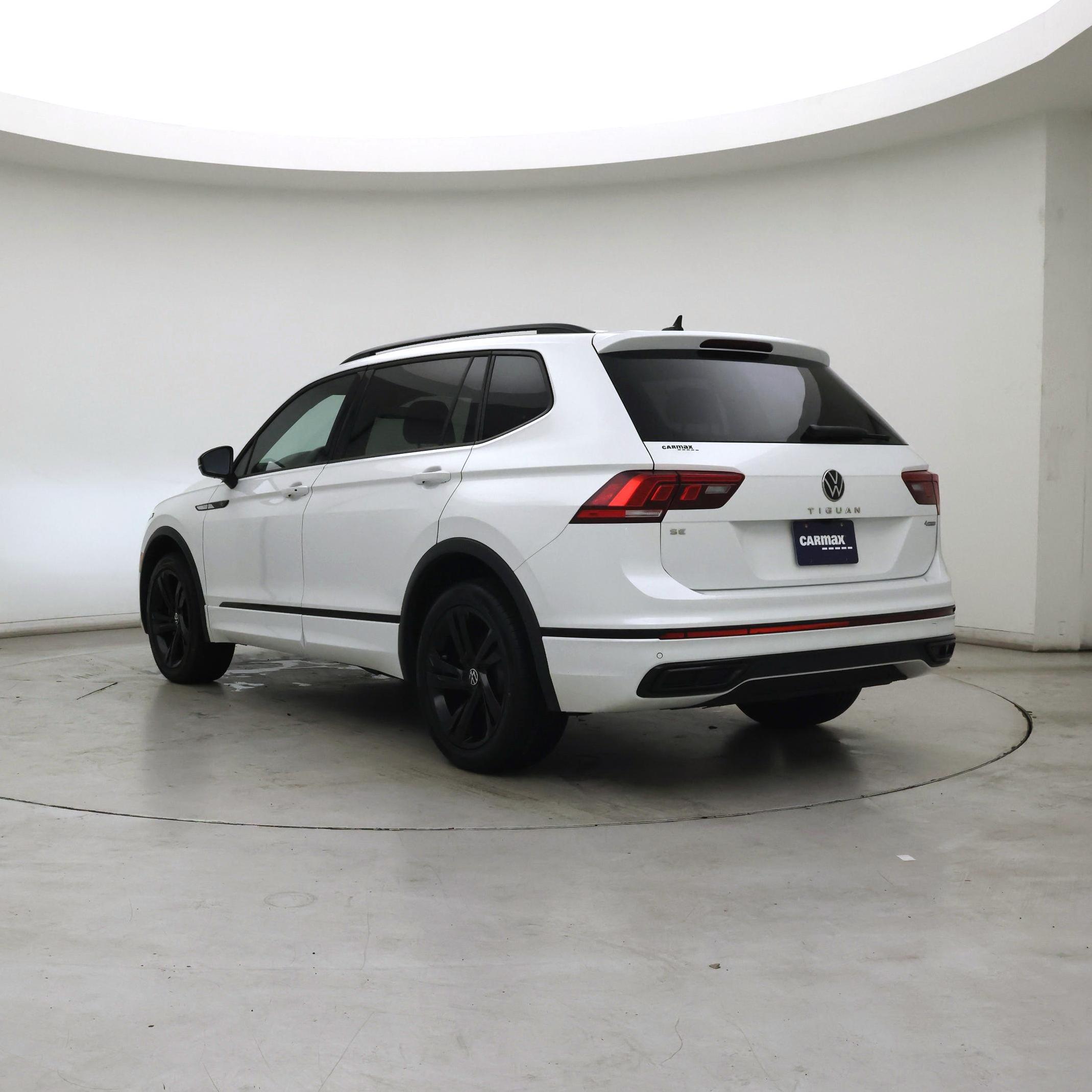 Thumbnail: 2023 Volkswagen Tiguan - 2