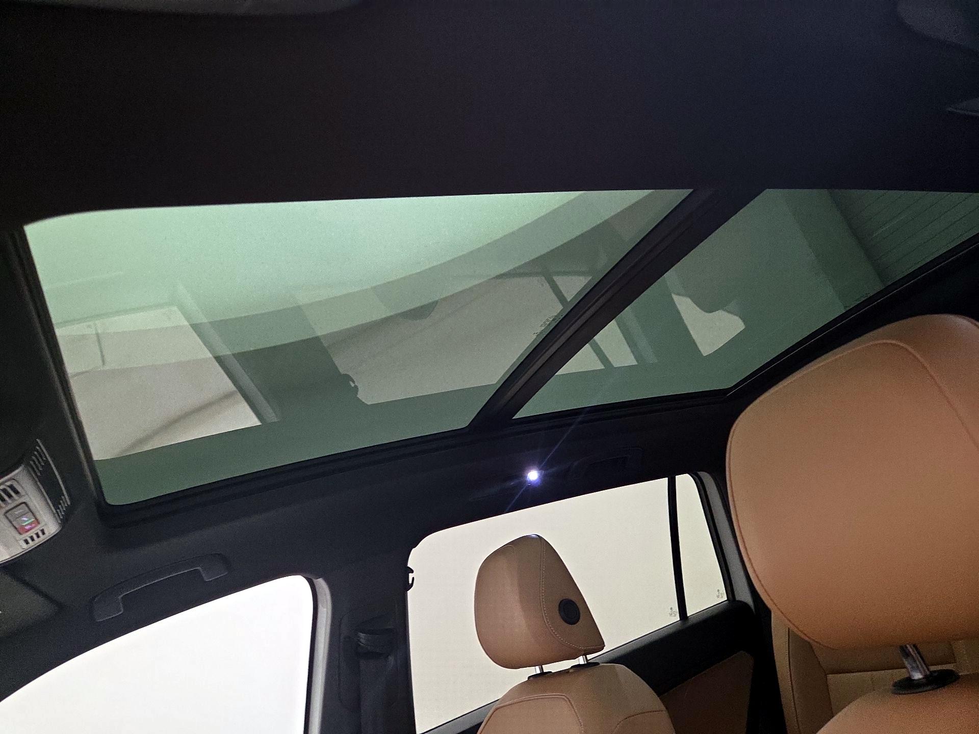 Thumbnail: 2023 Volkswagen Tiguan - 19