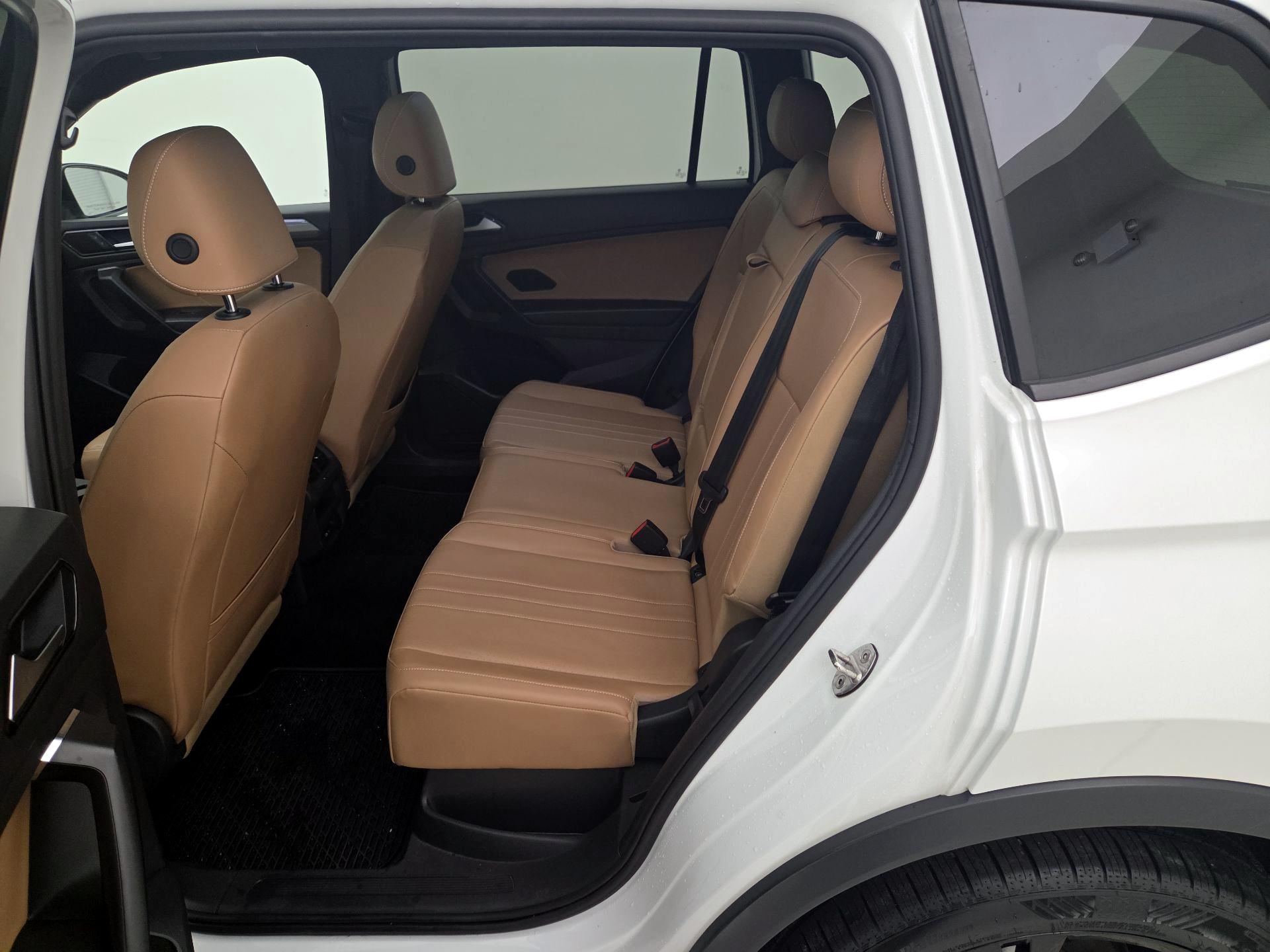 Thumbnail: 2023 Volkswagen Tiguan - 20