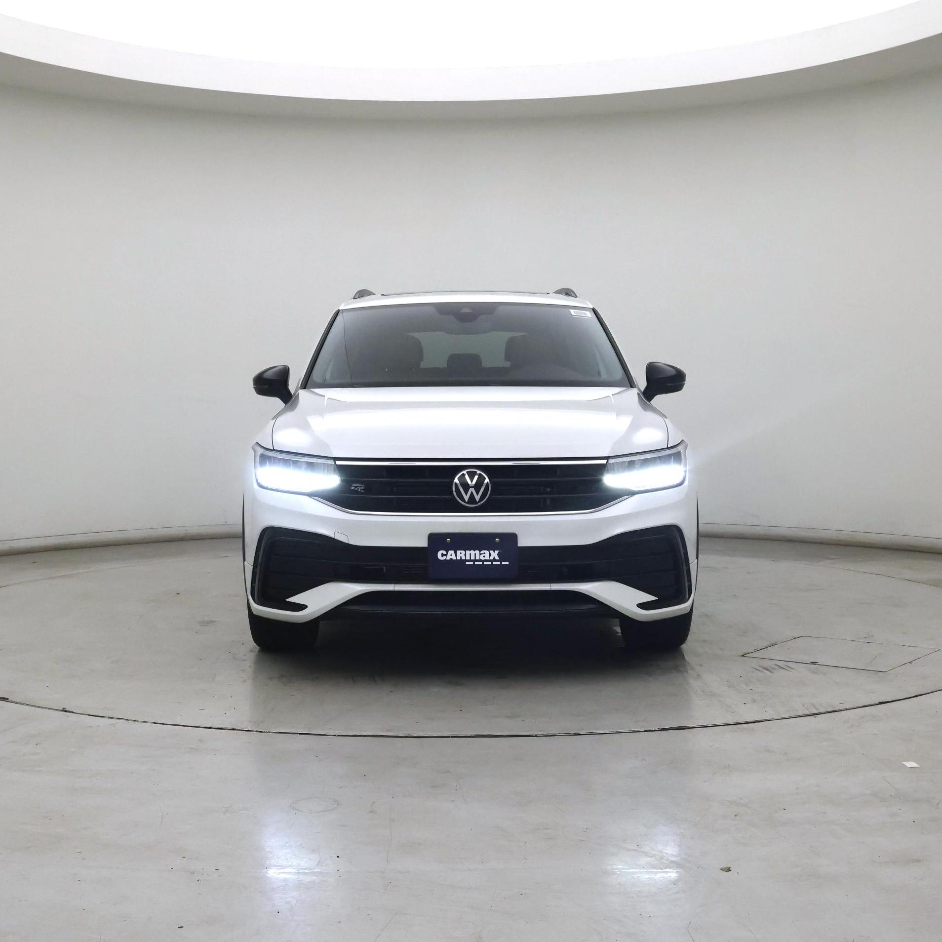 Thumbnail: 2023 Volkswagen Tiguan - 5