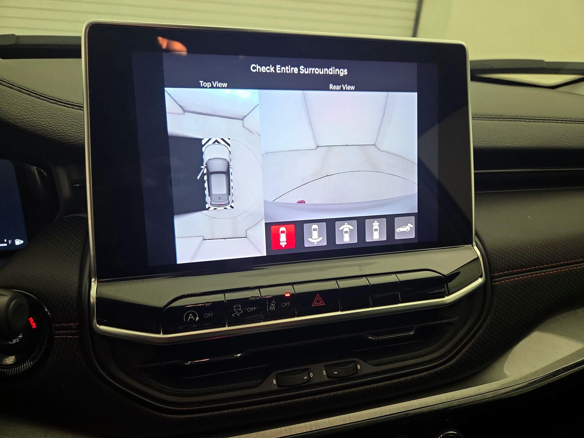 Thumbnail: 2022 Jeep Compass - 14