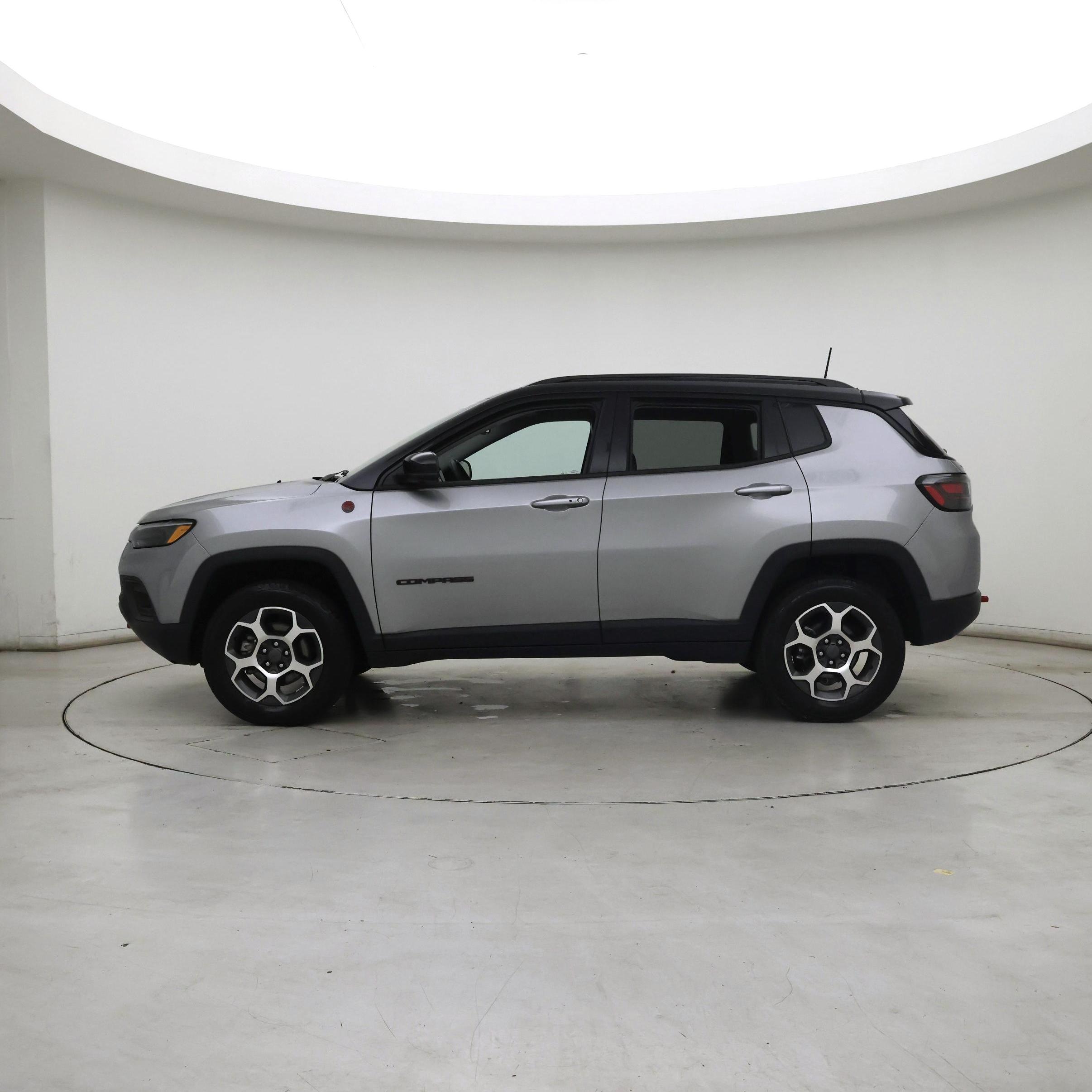 Thumbnail: 2022 Jeep Compass - 3