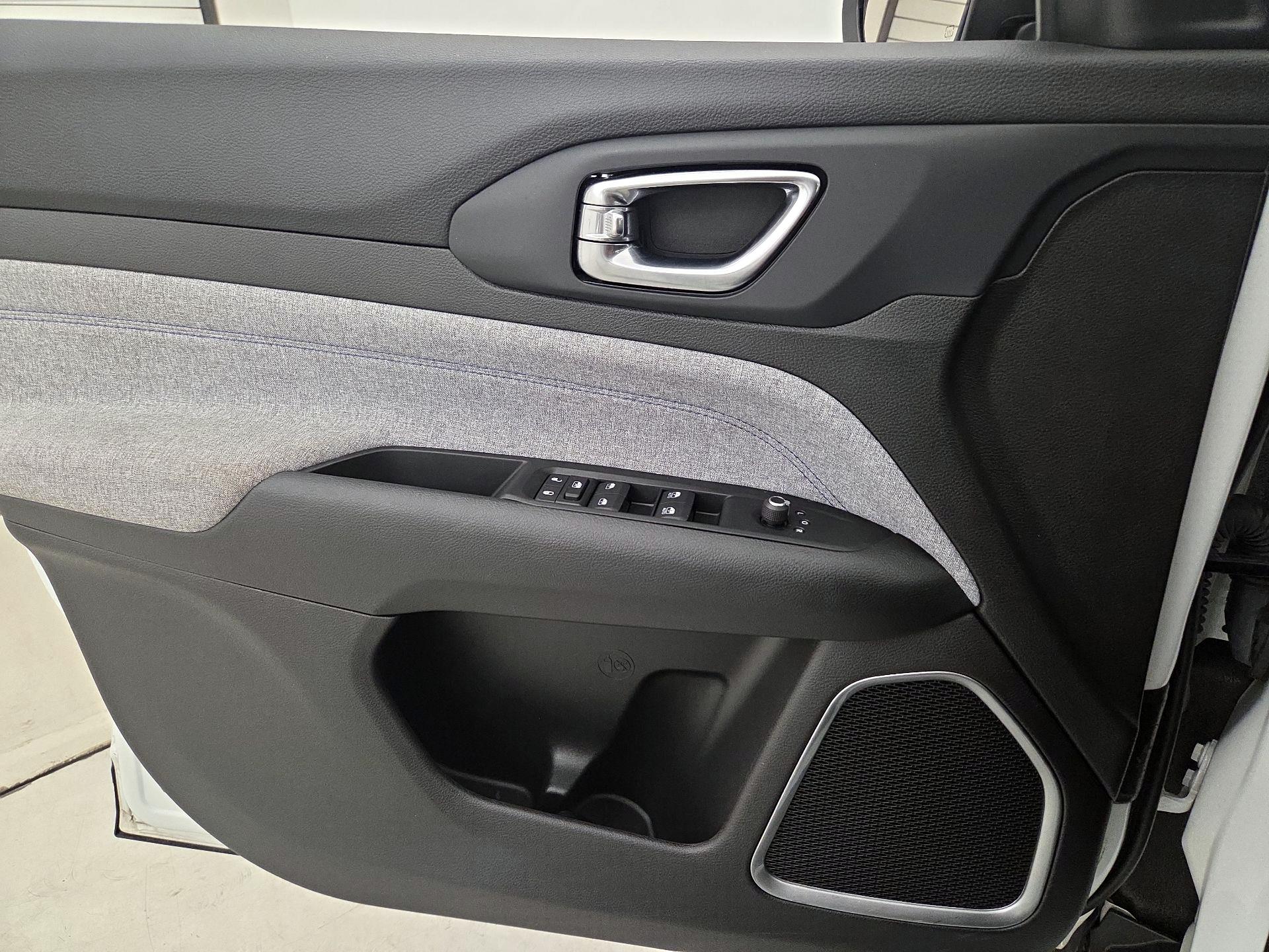 Thumbnail: 2022 Jeep Compass - 12