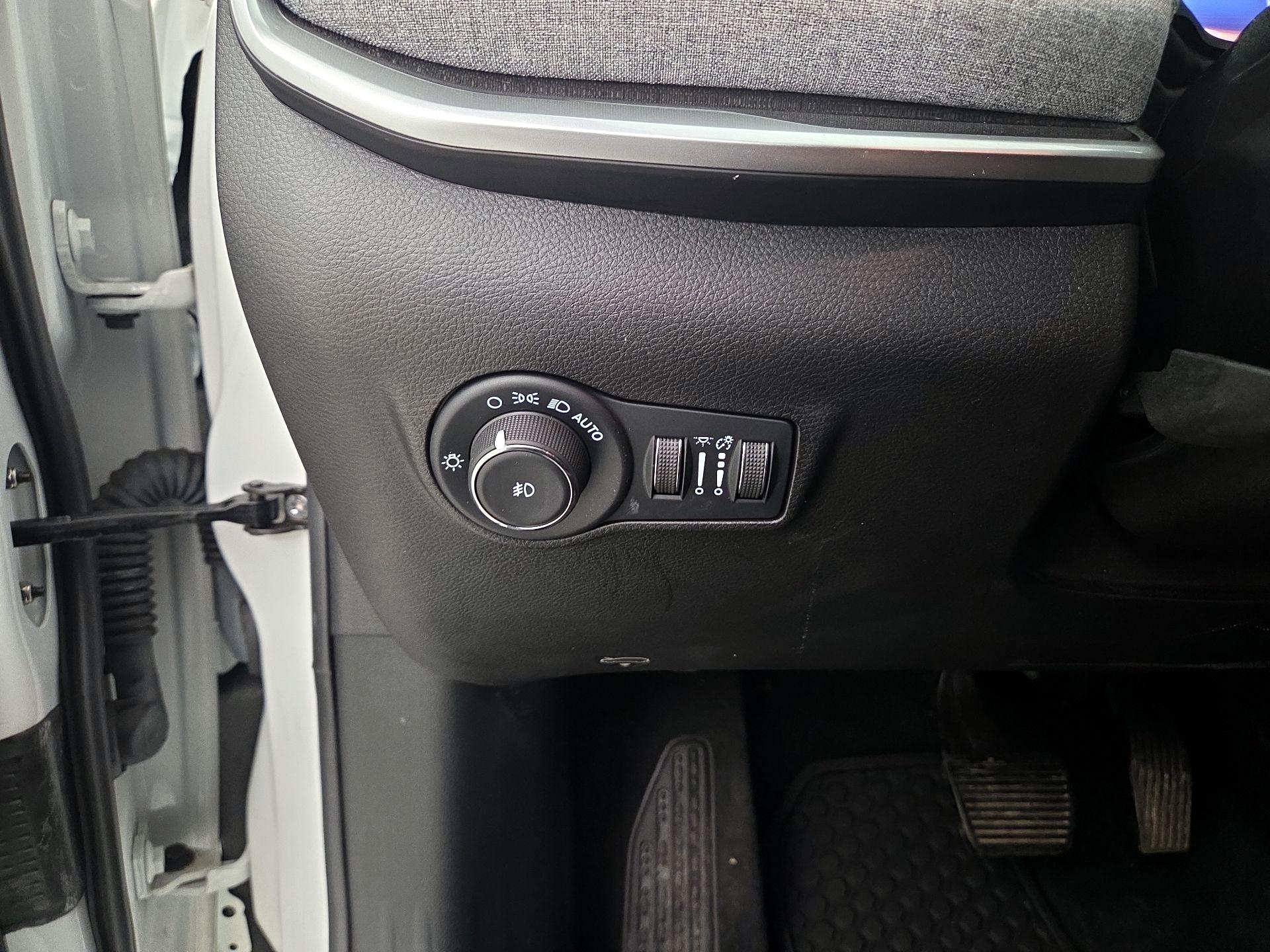 Thumbnail: 2022 Jeep Compass - 13