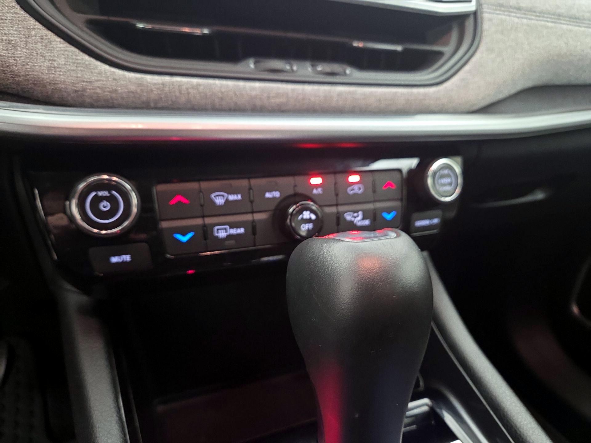 Thumbnail: 2022 Jeep Compass - 16