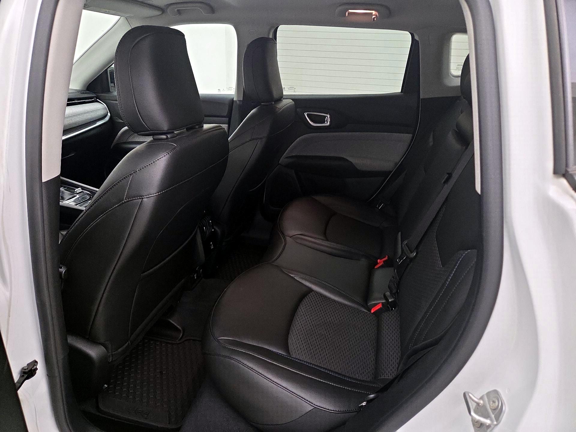 Thumbnail: 2022 Jeep Compass - 18