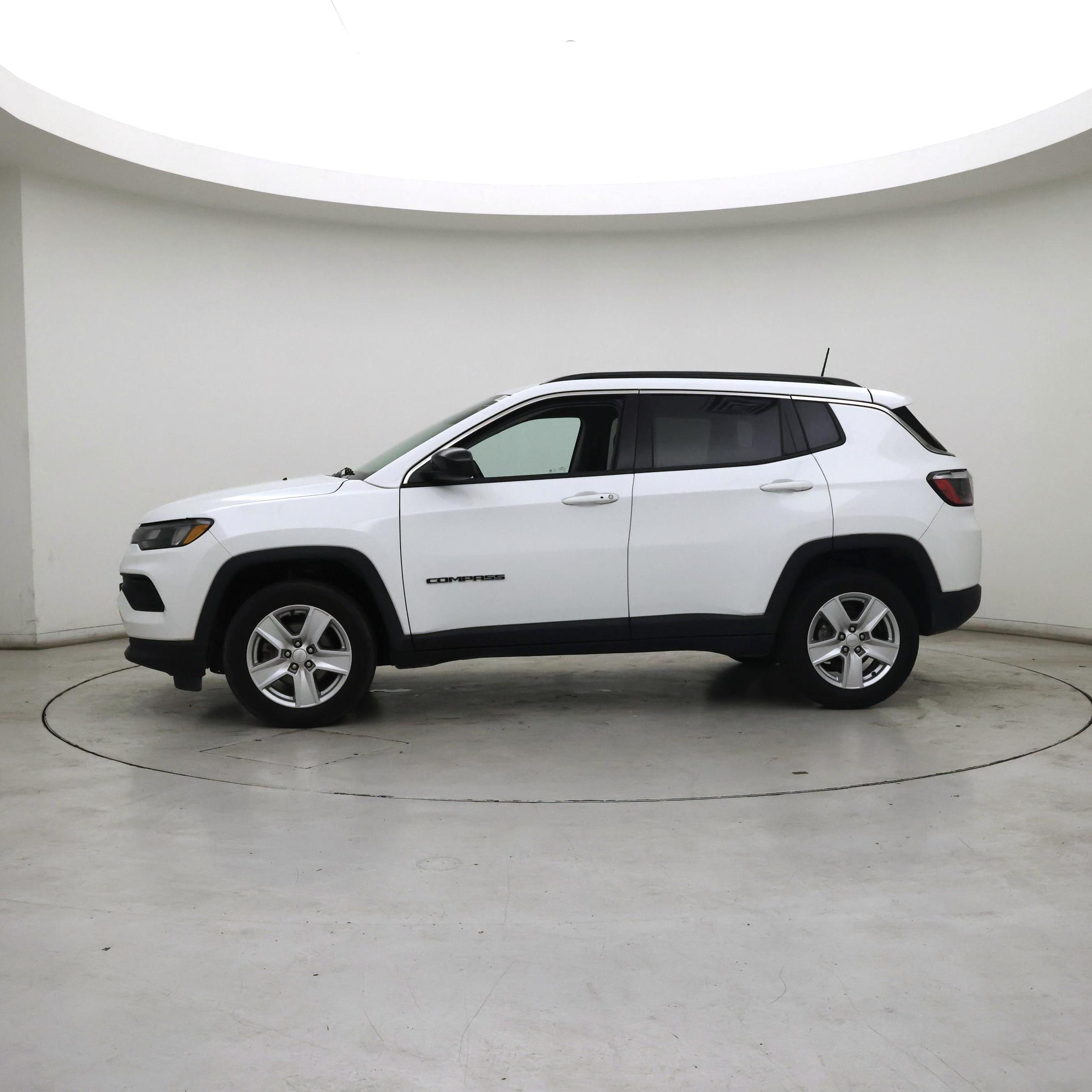 Thumbnail: 2022 Jeep Compass - 3