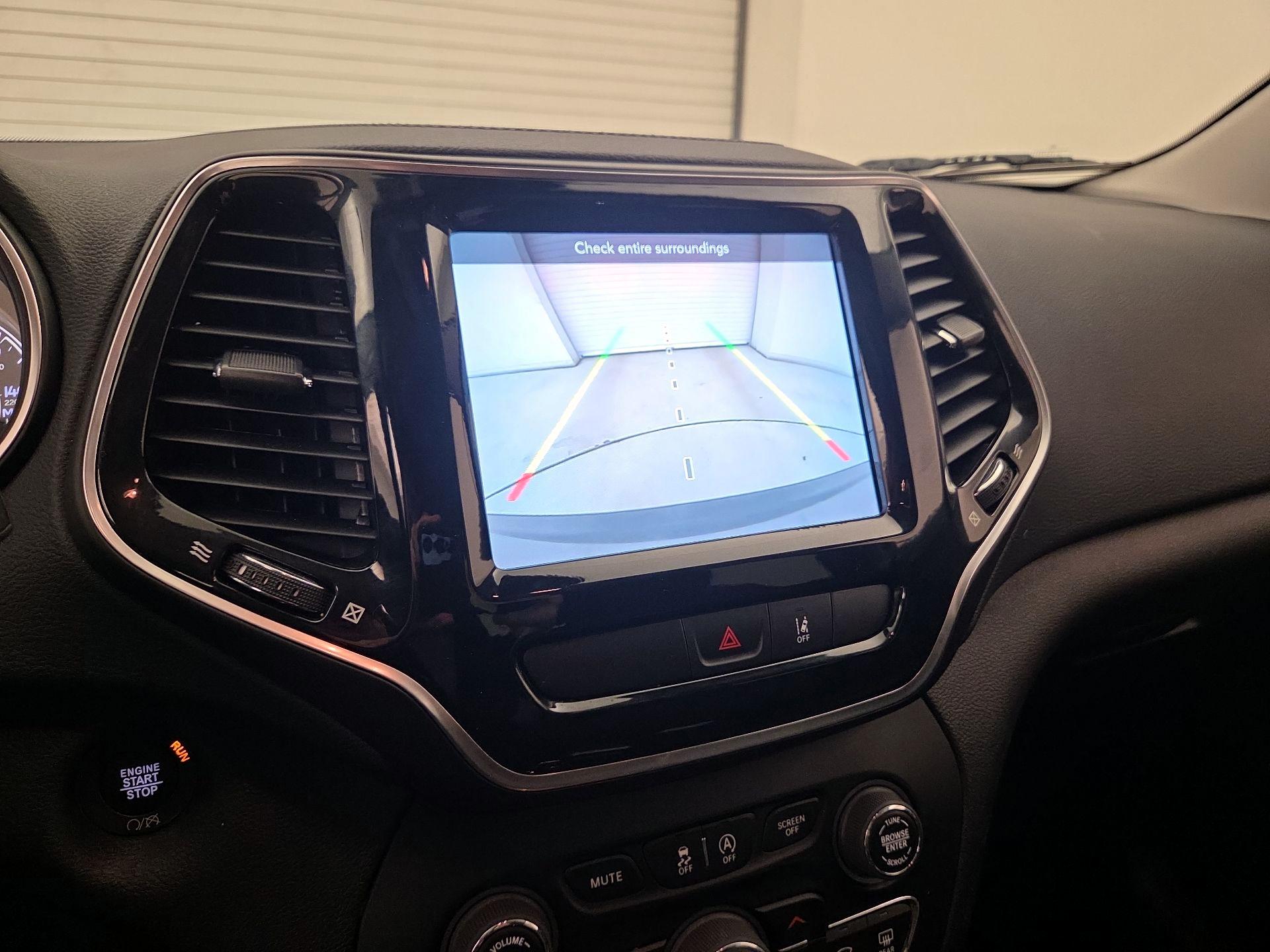 Thumbnail: 2022 Jeep Cherokee - 14