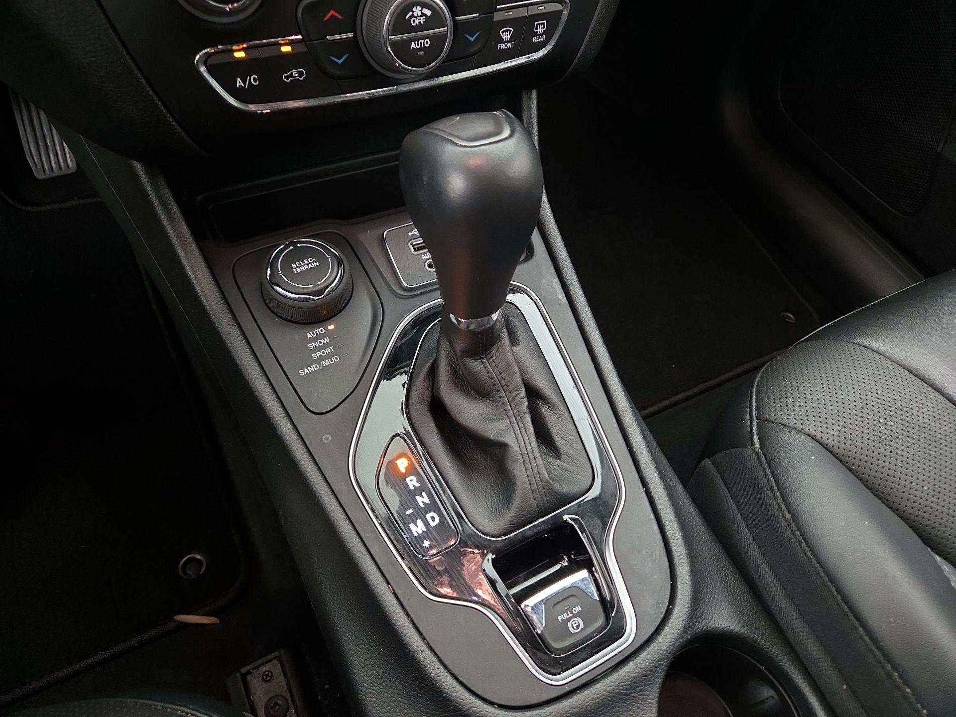 Thumbnail: 2022 Jeep Cherokee - 17