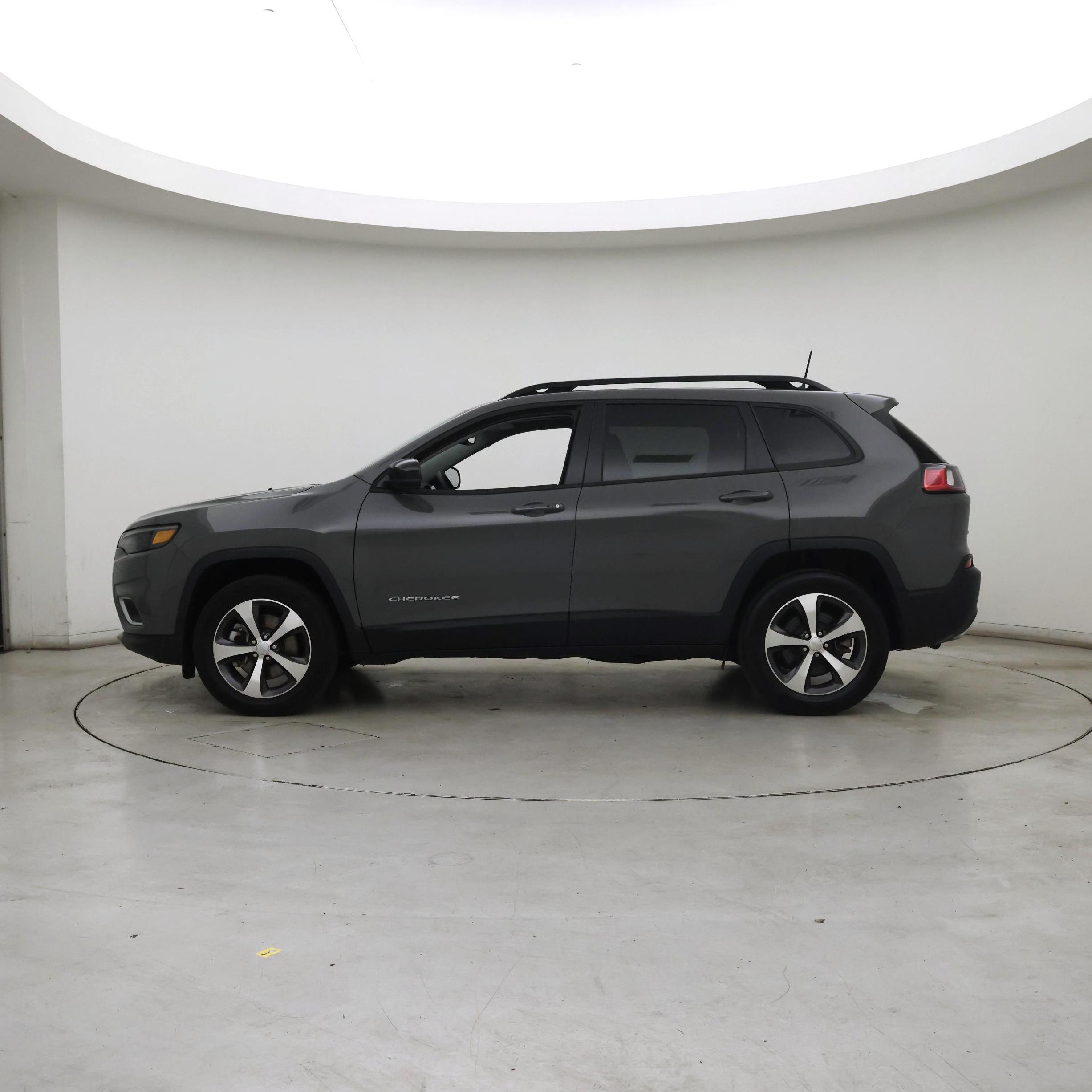 Thumbnail: 2022 Jeep Cherokee - 3