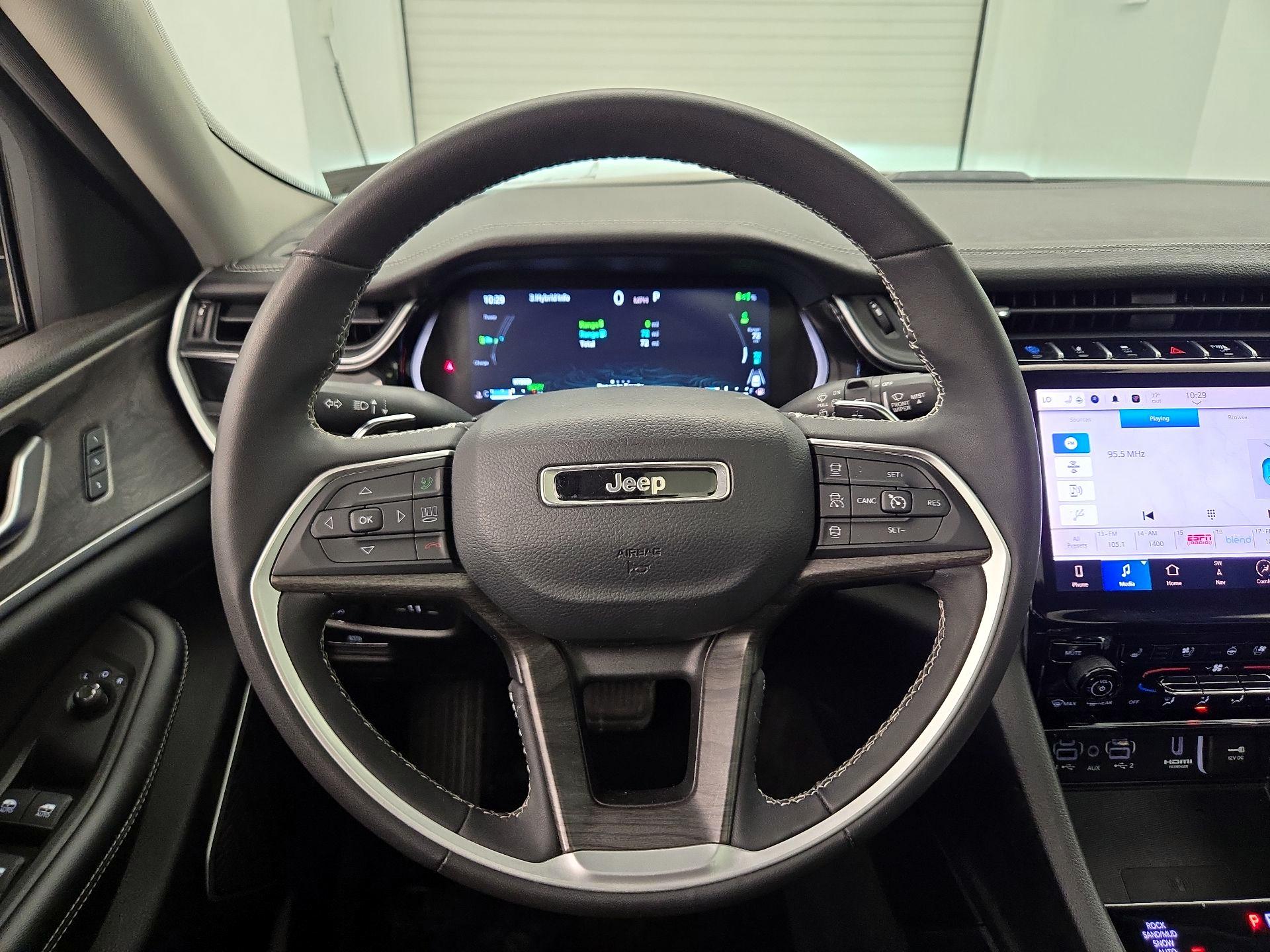 Thumbnail: 2023 Jeep Grand Cherokee - 10
