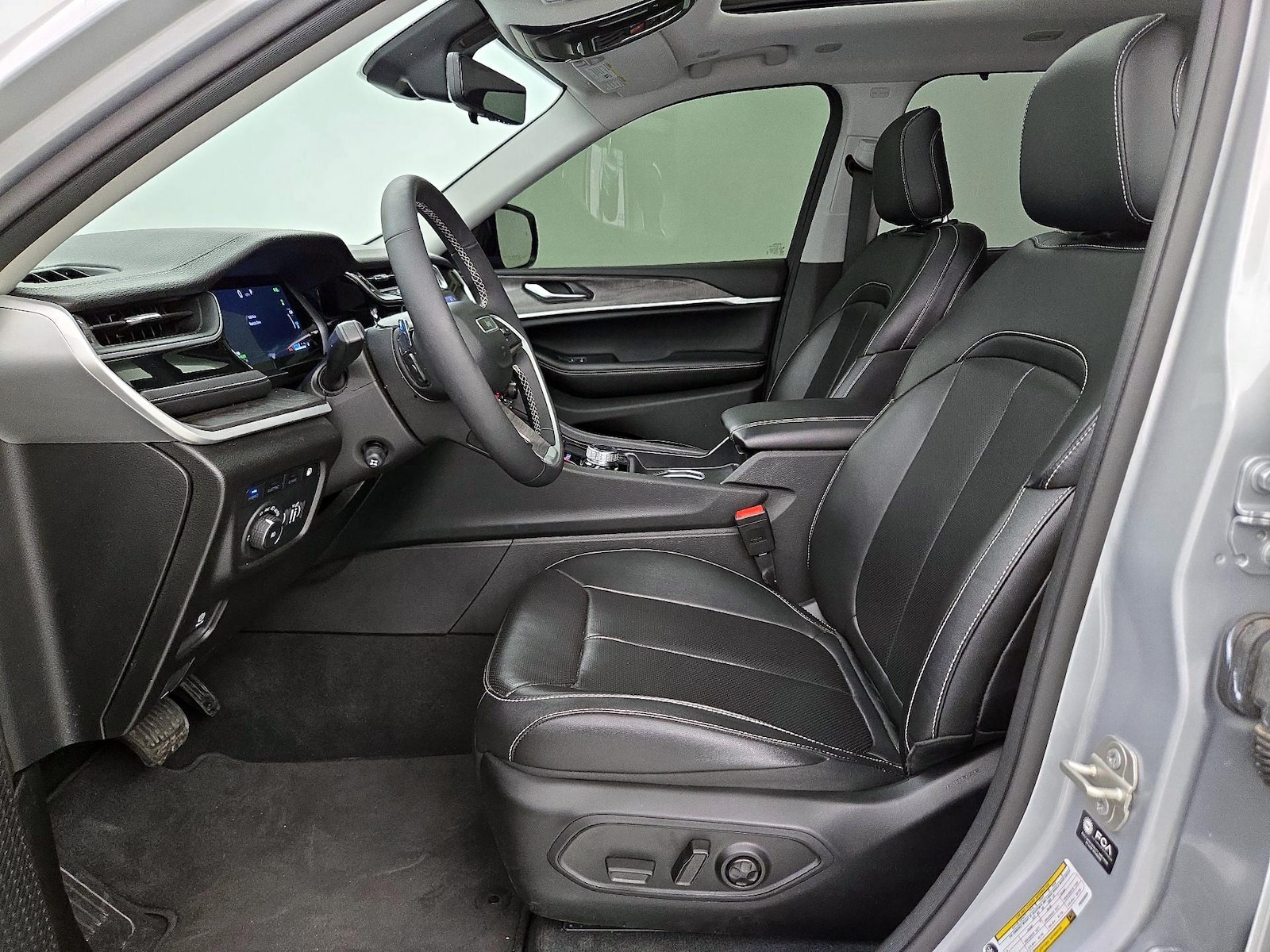 2023 Jeep Grand Cherokee 30th Anniversary 4xe - Photo 12