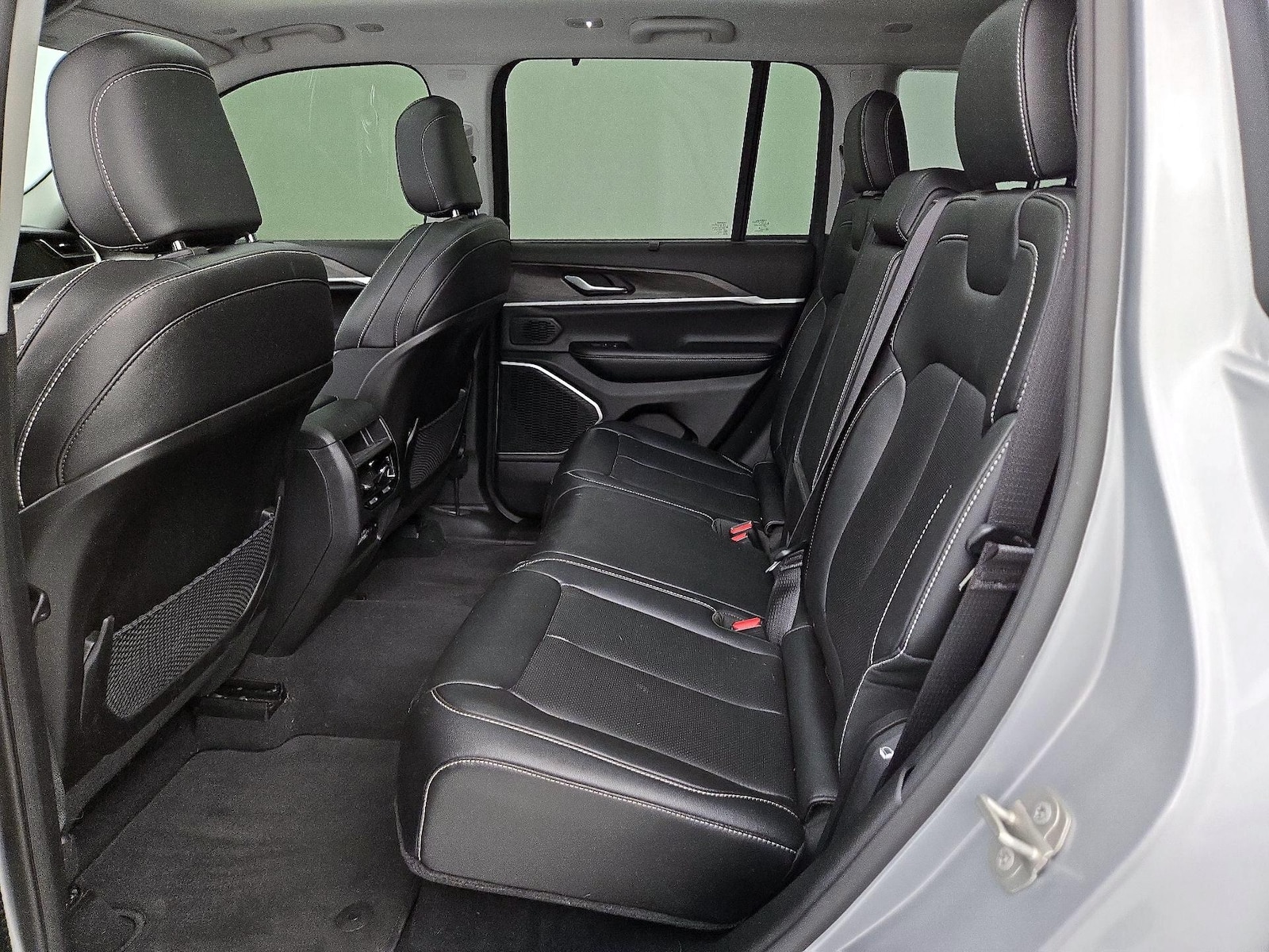 2023 Jeep Grand Cherokee 30th Anniversary 4xe - Photo 22