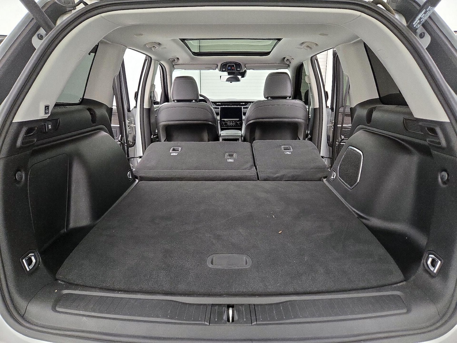 2023 Jeep Grand Cherokee 30th Anniversary 4xe - Photo 24