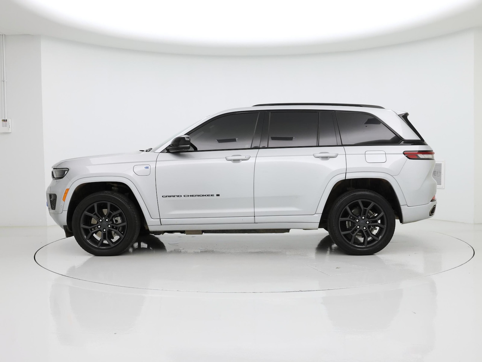 2023 Jeep Grand Cherokee 30th Anniversary 4xe - Photo 4