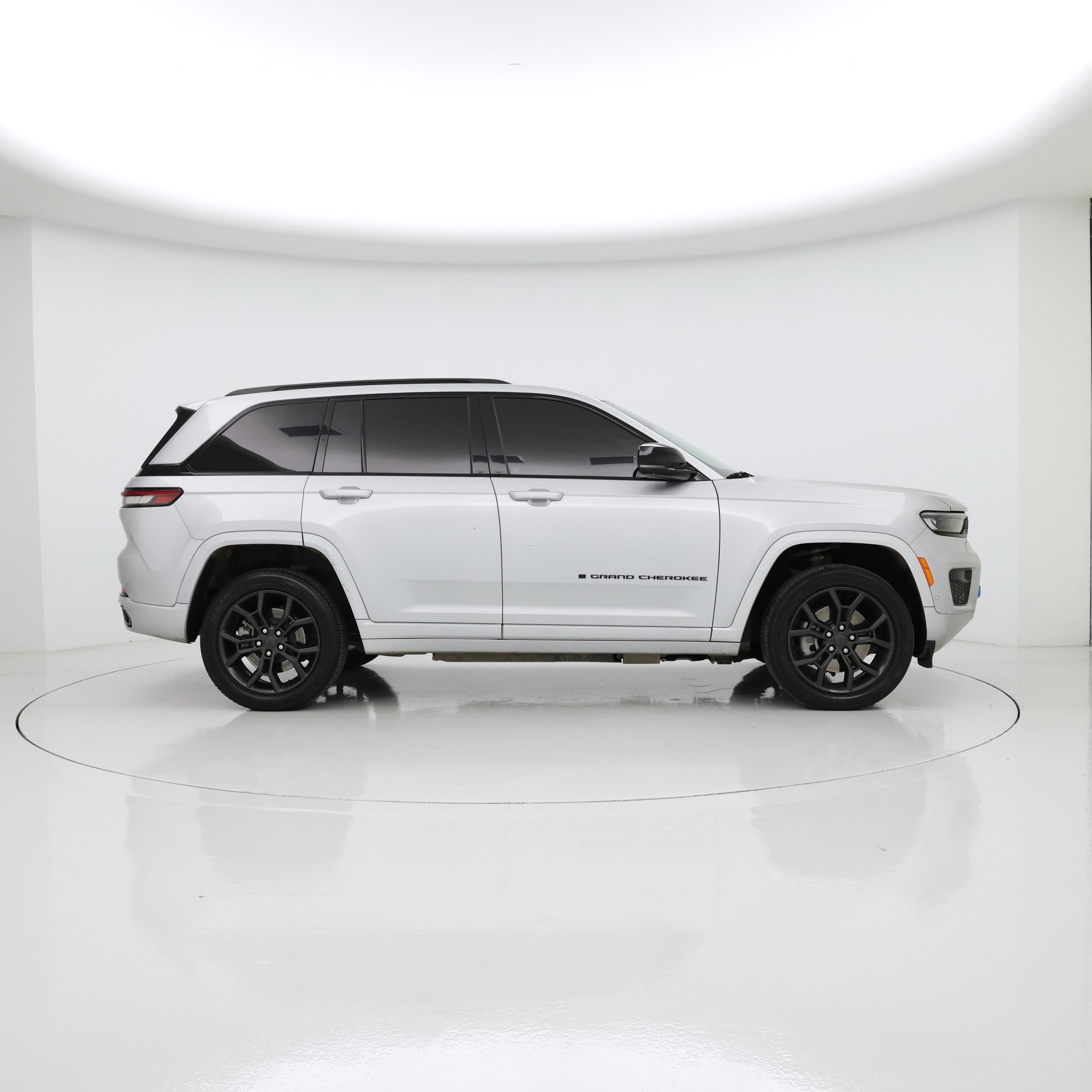 Thumbnail: 2023 Jeep Grand Cherokee - 7