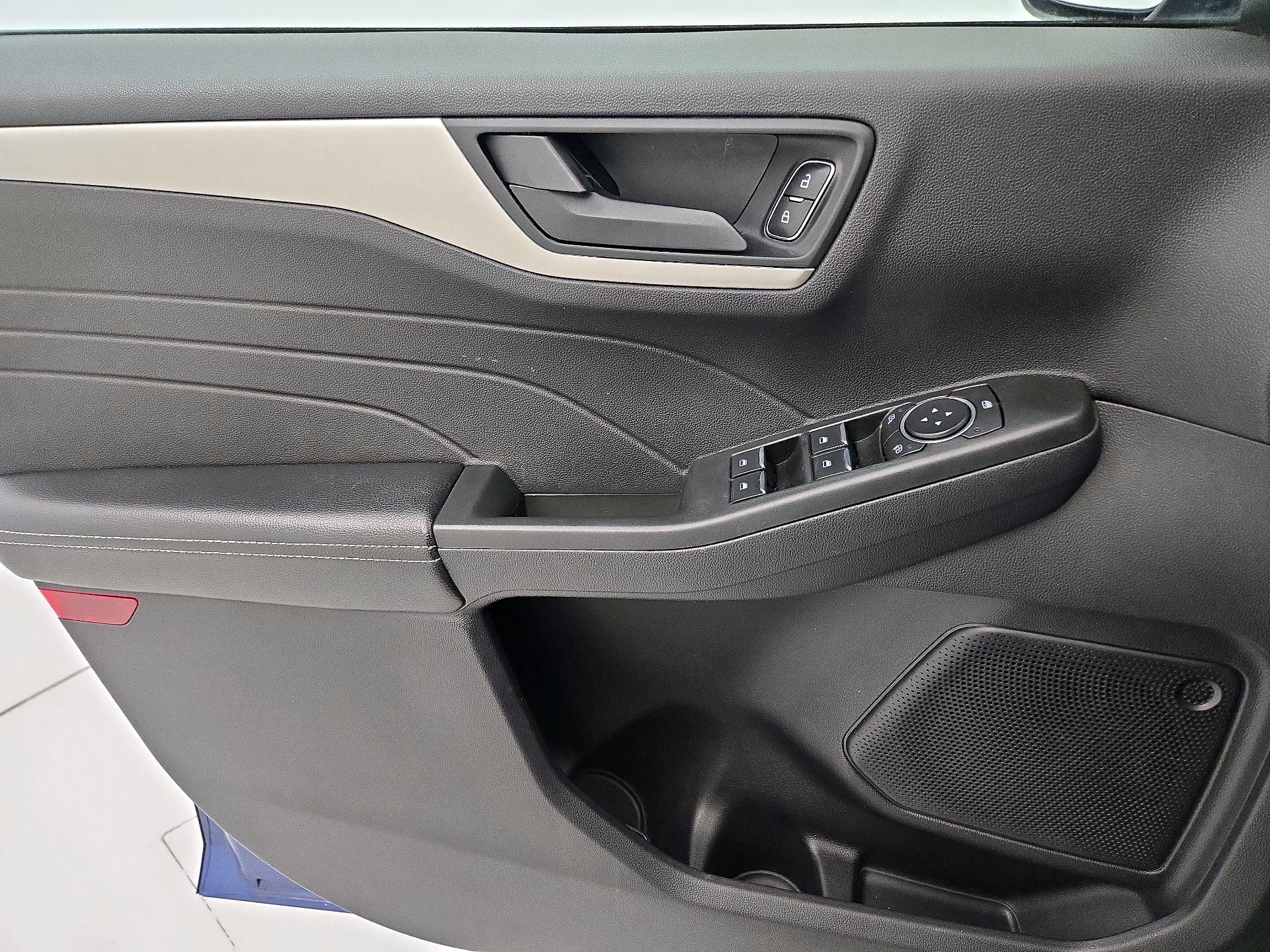 Thumbnail: 2022 Ford Escape - 12