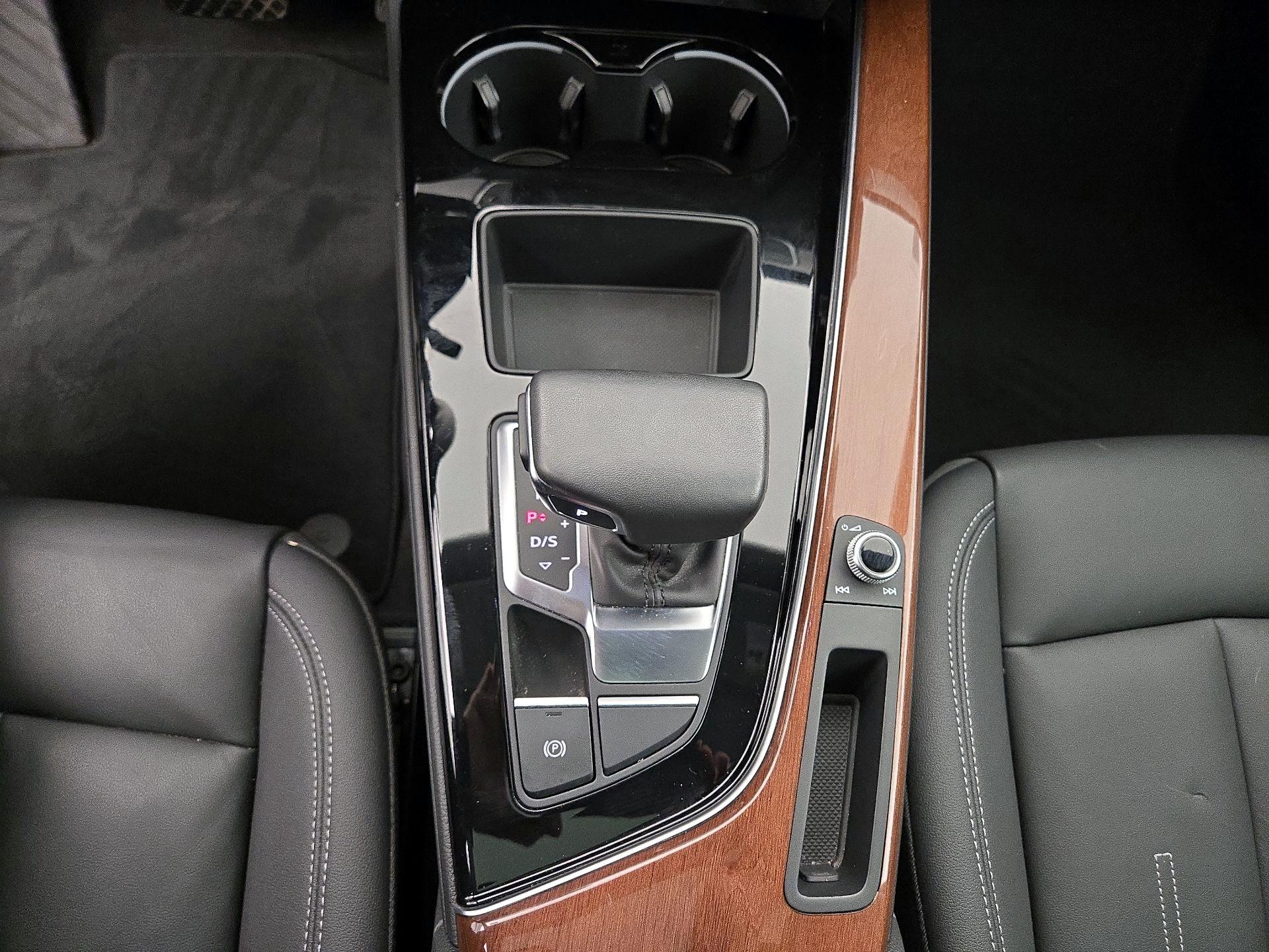 Thumbnail: 2023 Audi A4 - 17