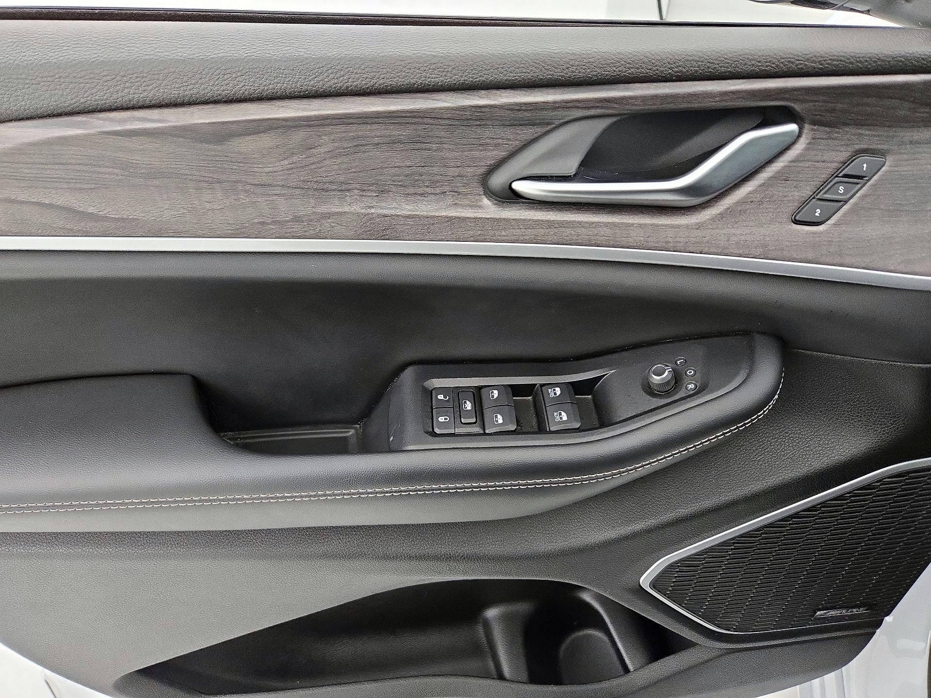 Thumbnail: 2023 Jeep Grand Cherokee - 12