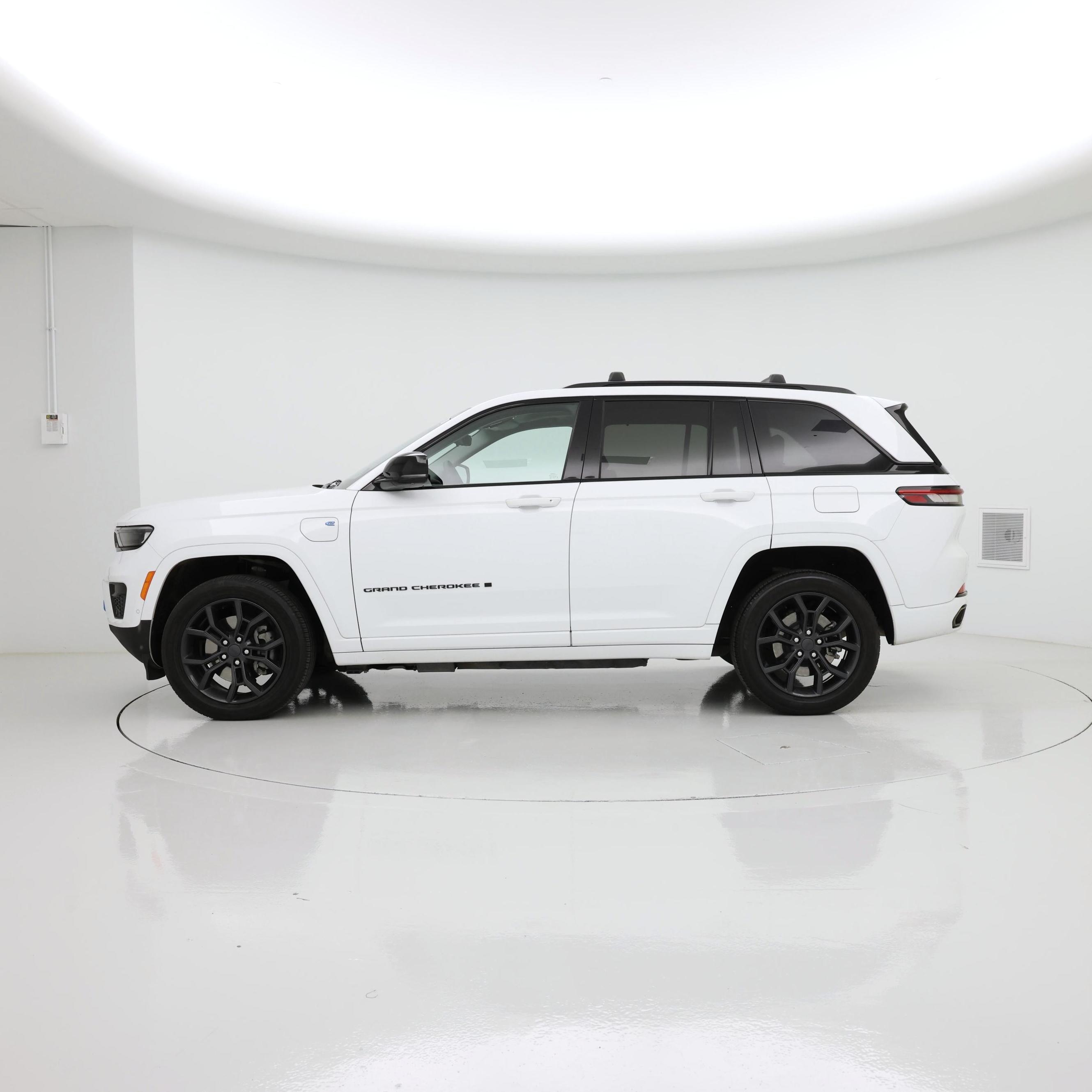 Thumbnail: 2023 Jeep Grand Cherokee - 3