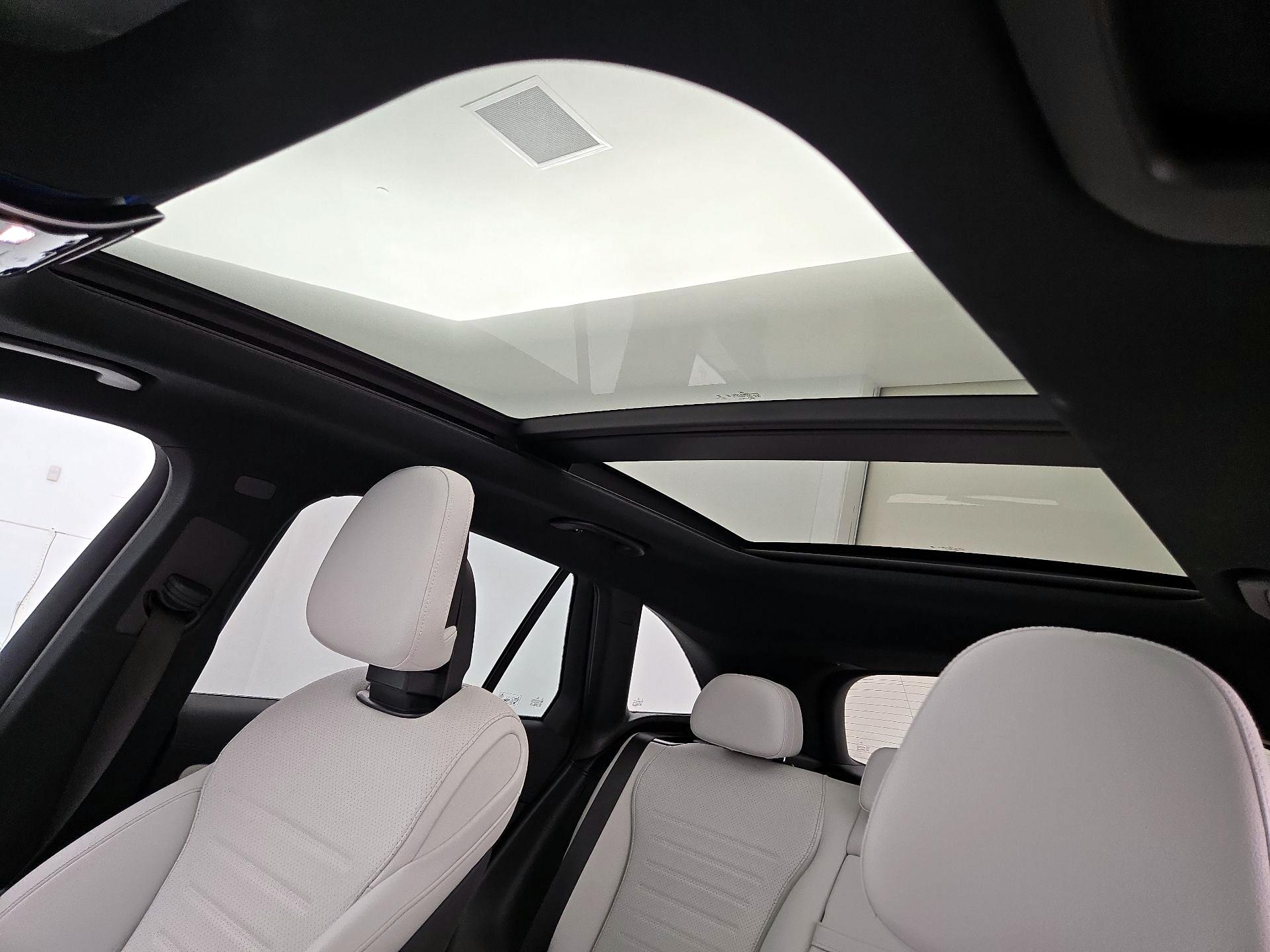 Thumbnail: 2024 Mercedes-Benz GLC - 20