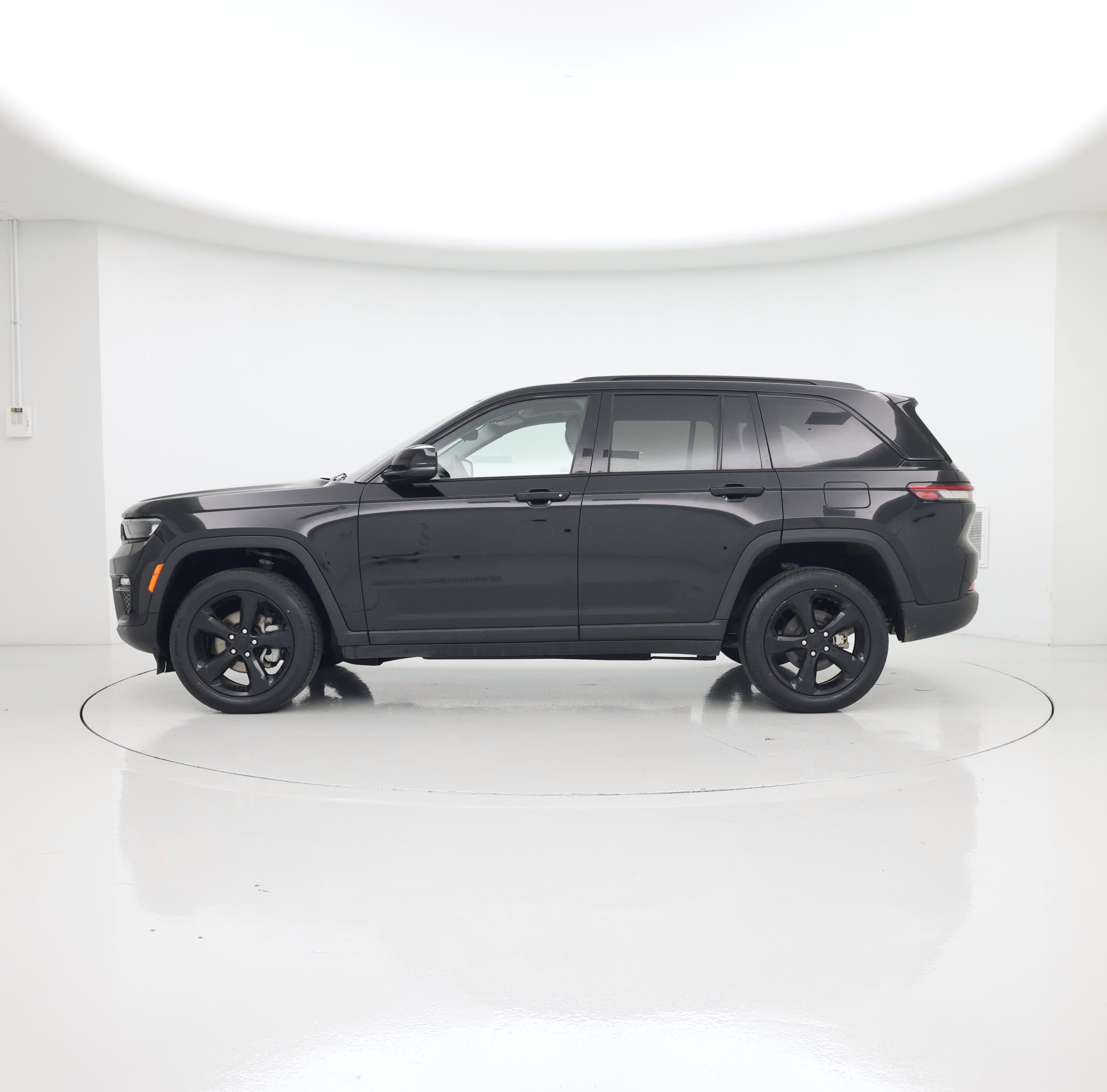 Thumbnail: 2023 Jeep Grand Cherokee - 3