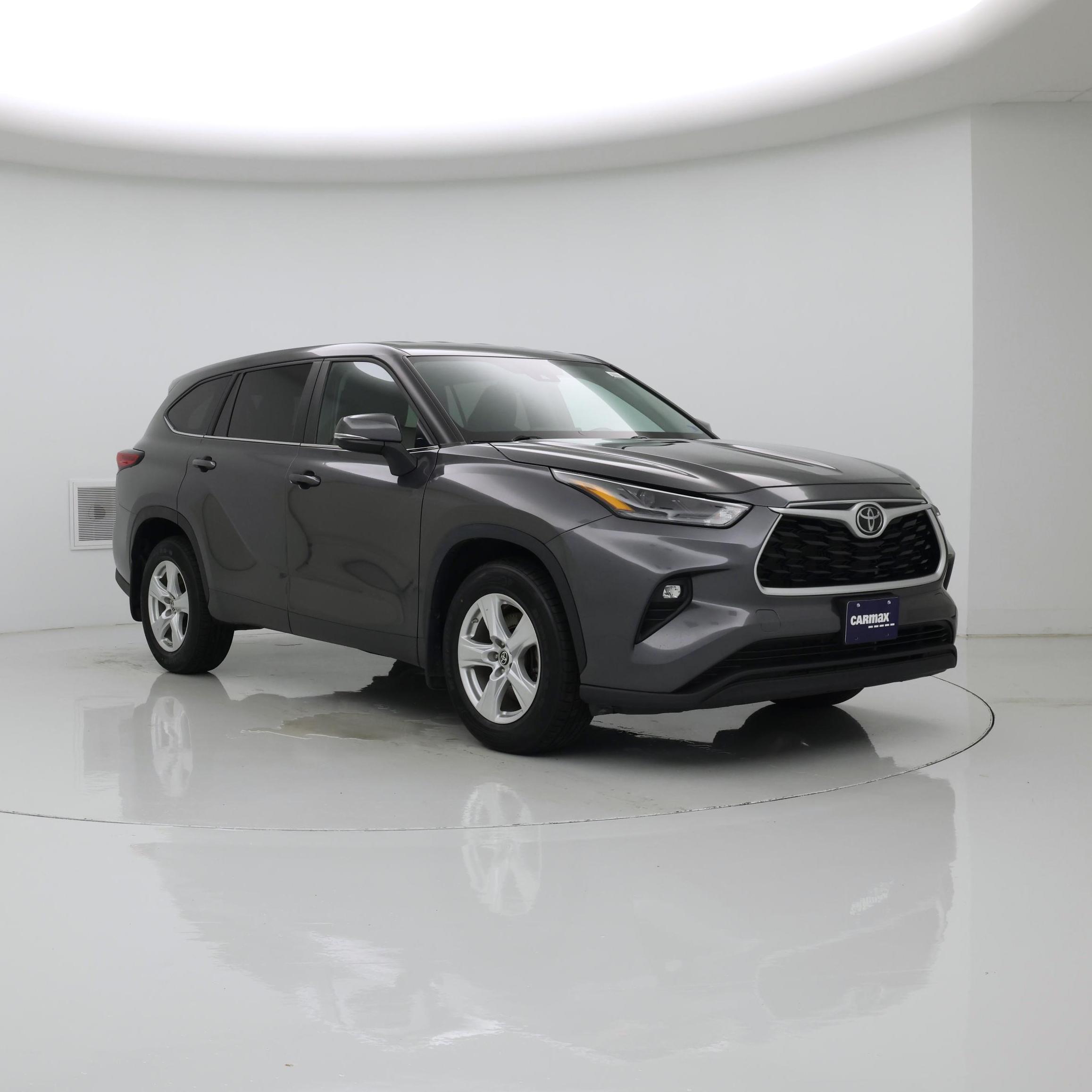  2023 Toyota Highlander LE FWD   
