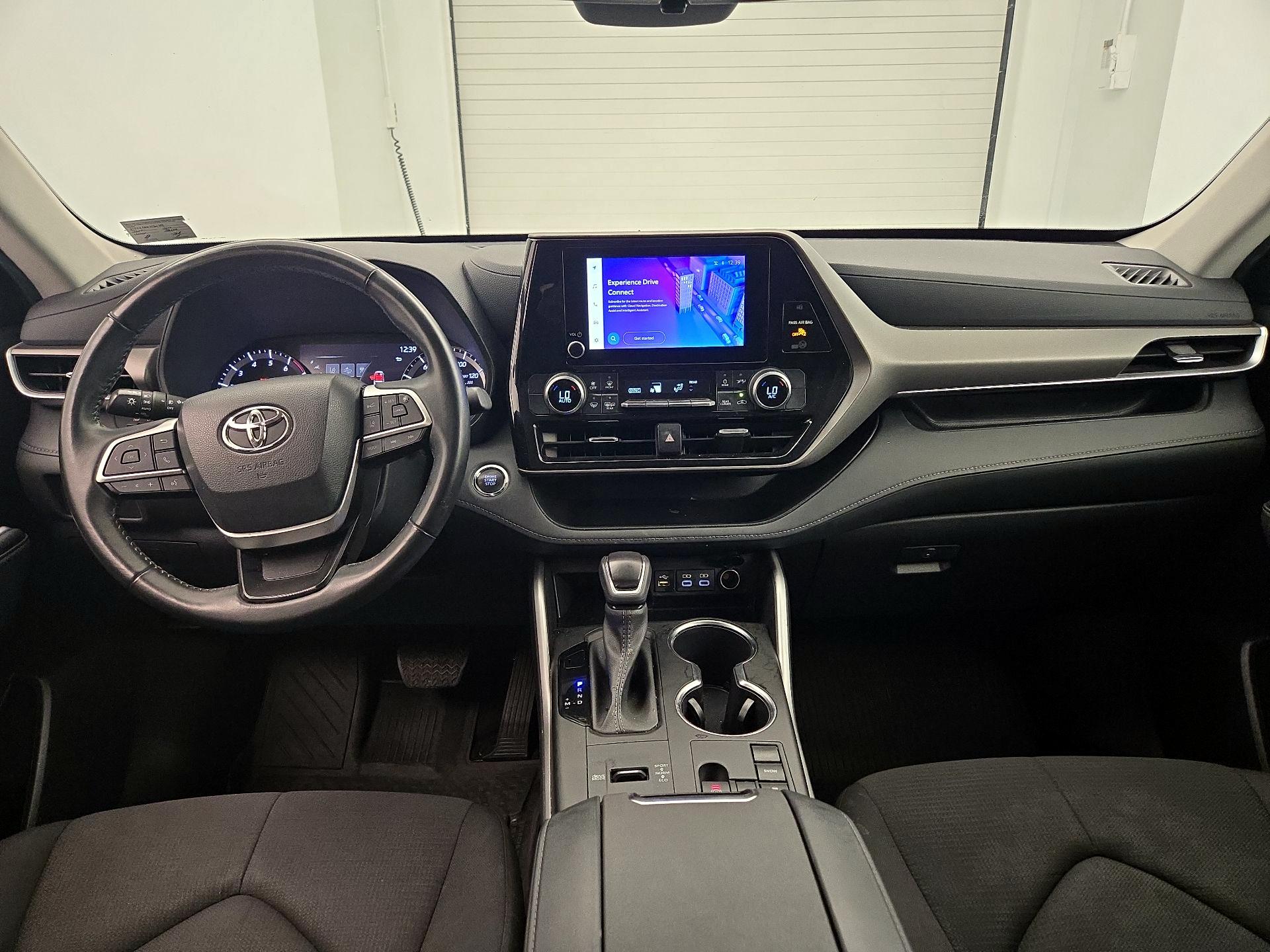 Thumbnail: 2023 Toyota Highlander - 9