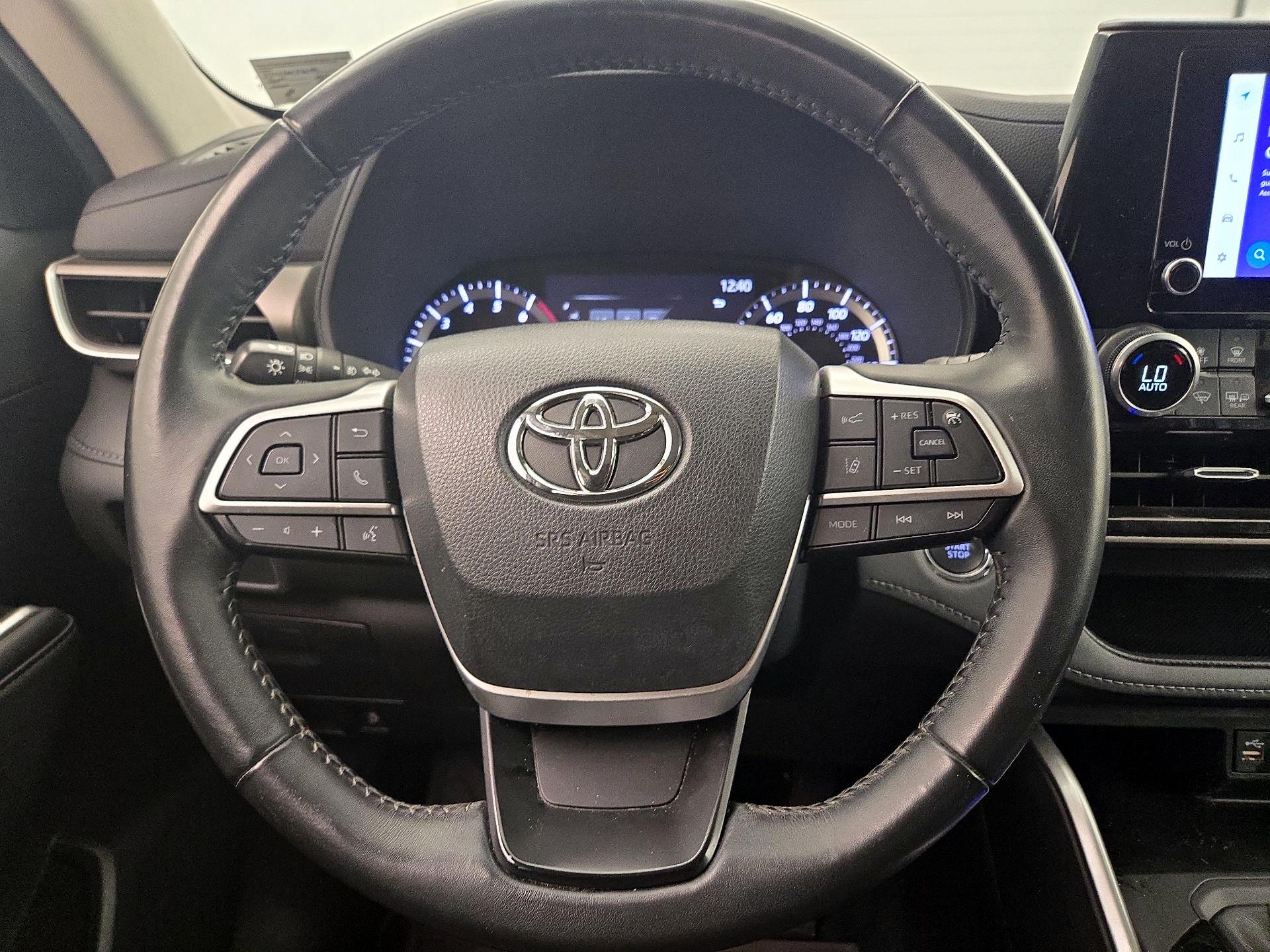Thumbnail: 2023 Toyota Highlander - 10
