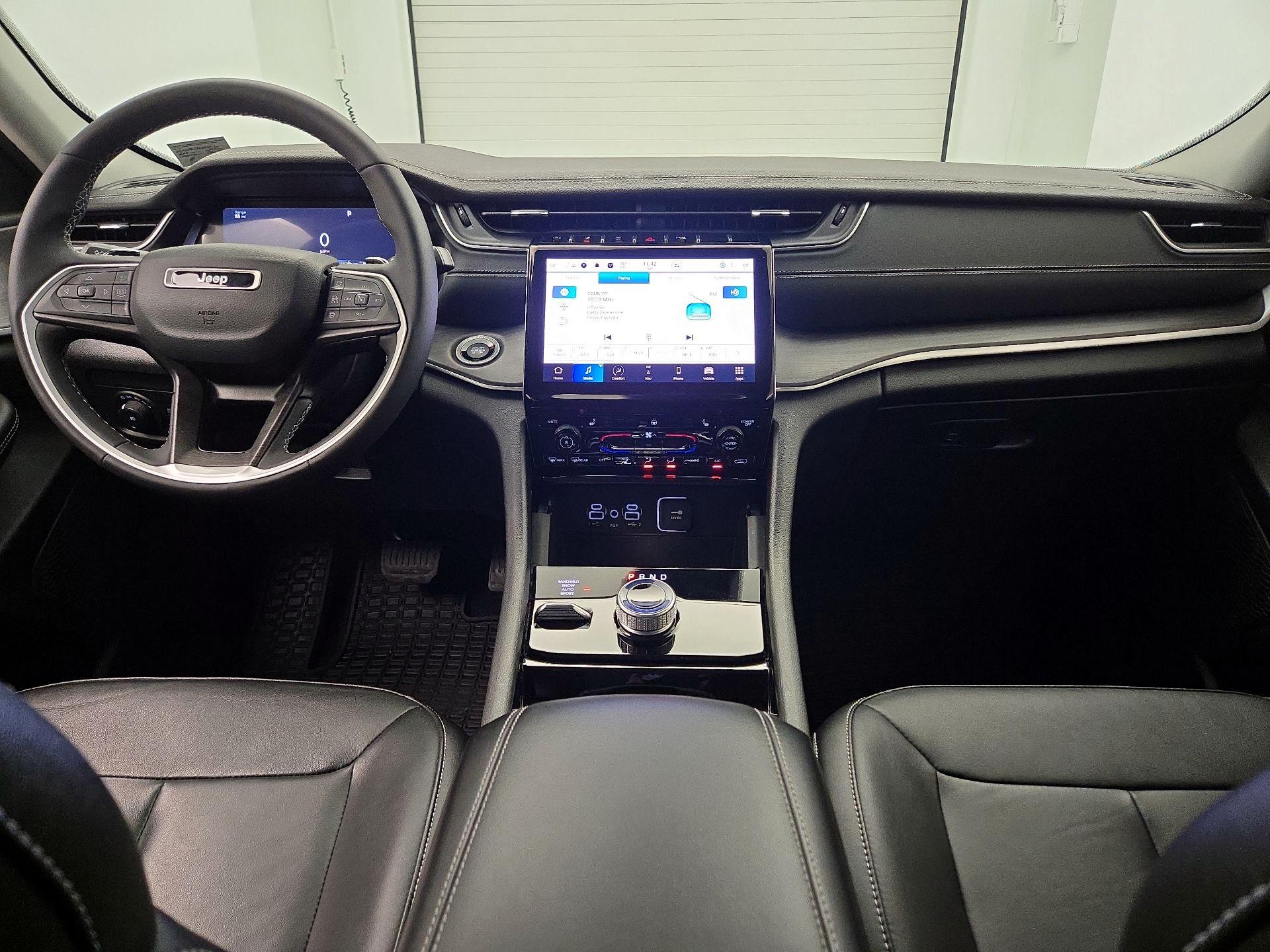 Thumbnail: 2023 Jeep Grand Cherokee - 9