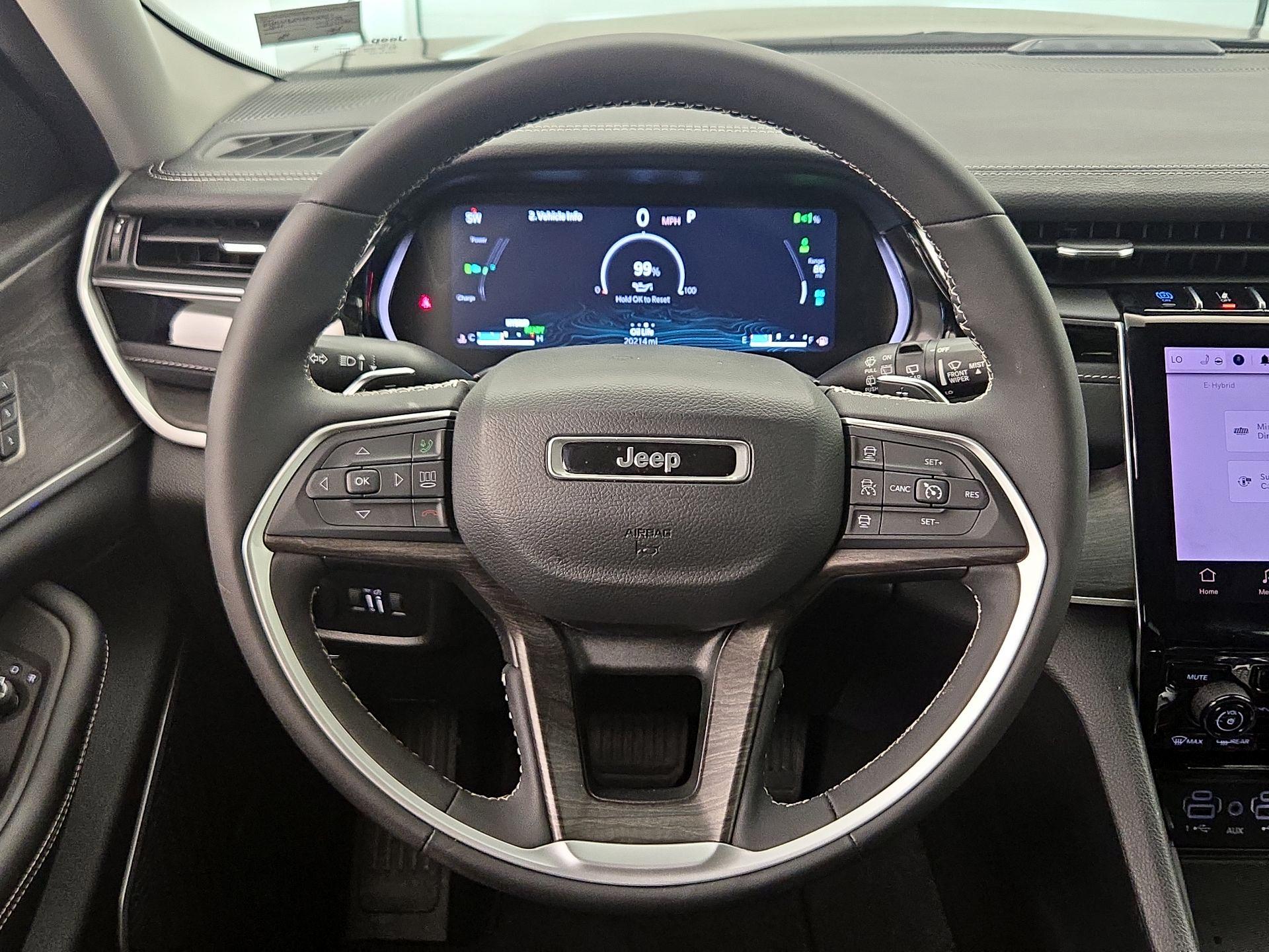 Thumbnail: 2023 Jeep Grand Cherokee - 10
