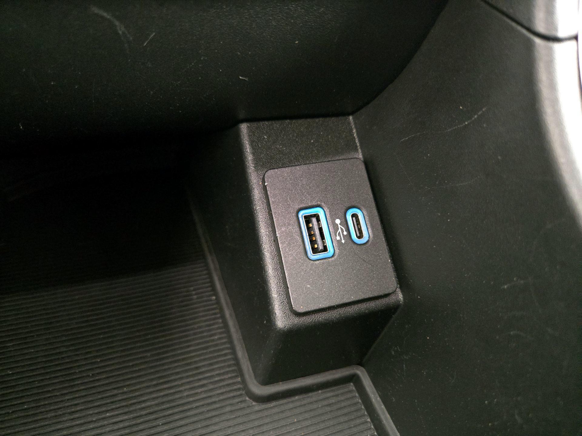 Thumbnail: 2023 Ford Edge - 19